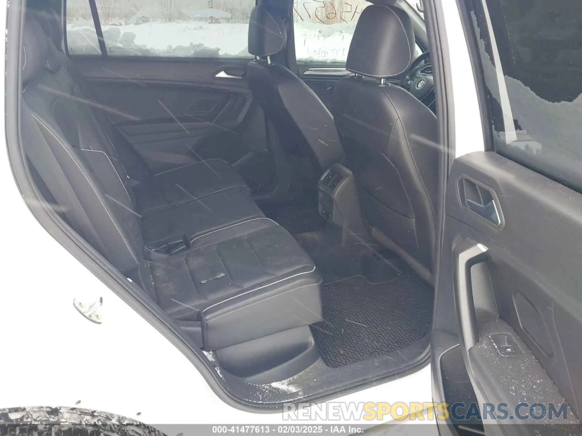8 Photograph of a damaged car 3VV4B7AX3MM153105 VOLKSWAGEN TIGUAN 2021
