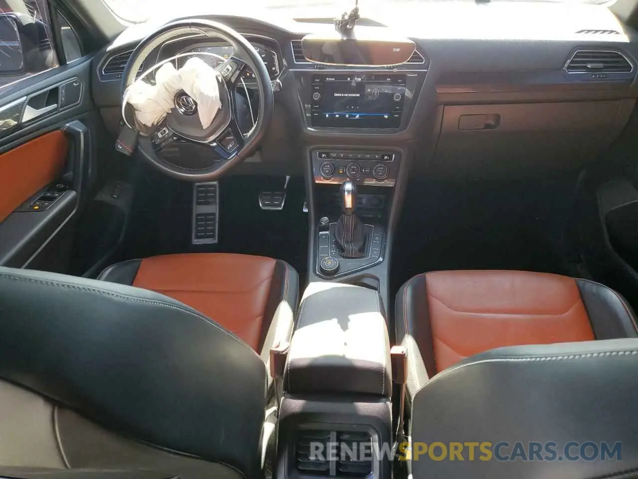 8 Photograph of a damaged car 3VV4B7AX9MM062274 VOLKSWAGEN TIGUAN 2021