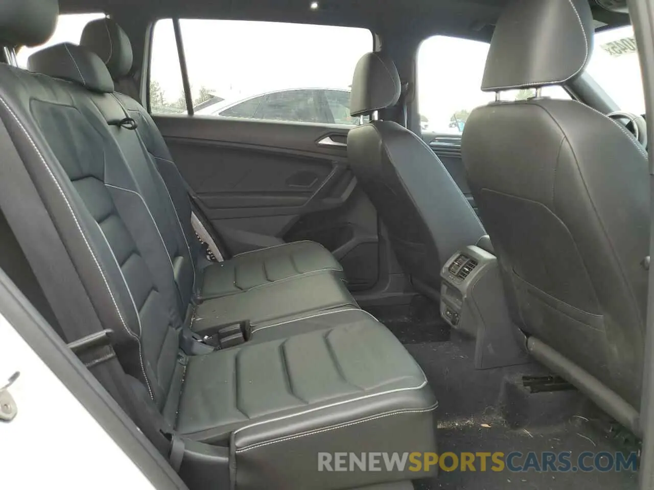 11 Photograph of a damaged car 3VV4B7AX9MM065403 VOLKSWAGEN TIGUAN 2021