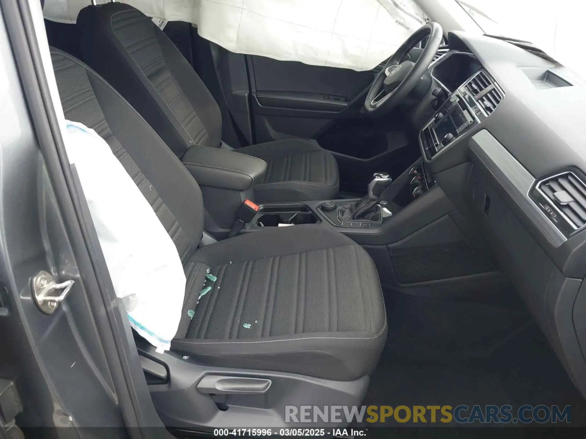 5 Photograph of a damaged car 3VV0B7AX1NM042942 VOLKSWAGEN TIGUAN 2022