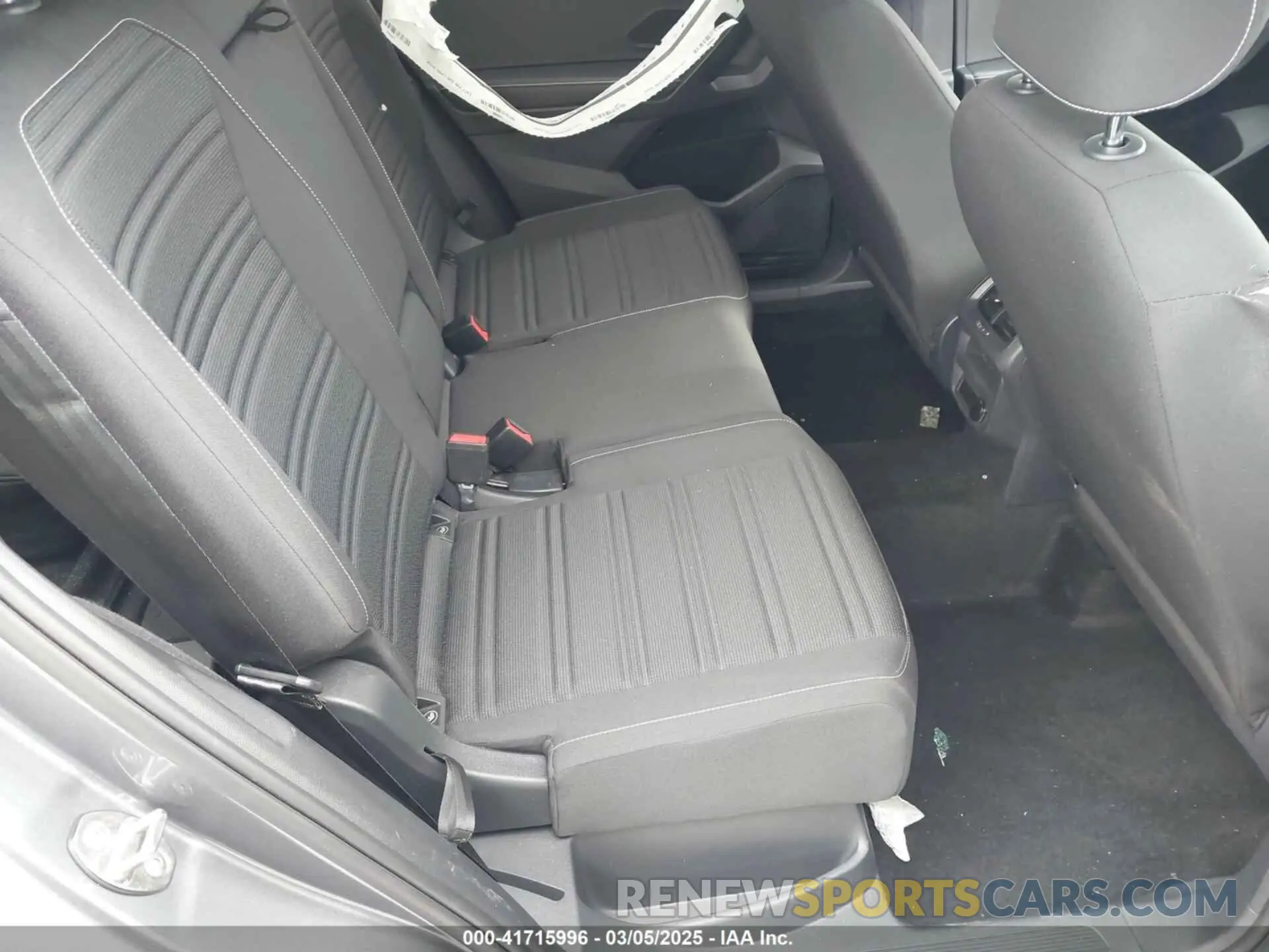 8 Photograph of a damaged car 3VV0B7AX1NM042942 VOLKSWAGEN TIGUAN 2022