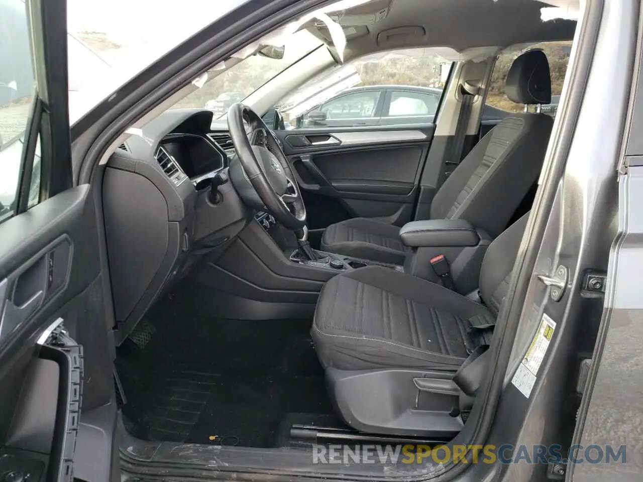 7 Photograph of a damaged car 3VV0B7AX2NM038768 VOLKSWAGEN TIGUAN 2022