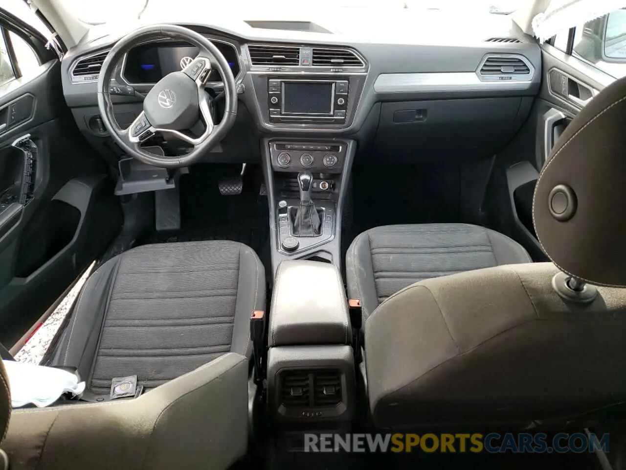 8 Photograph of a damaged car 3VV0B7AX2NM038768 VOLKSWAGEN TIGUAN 2022