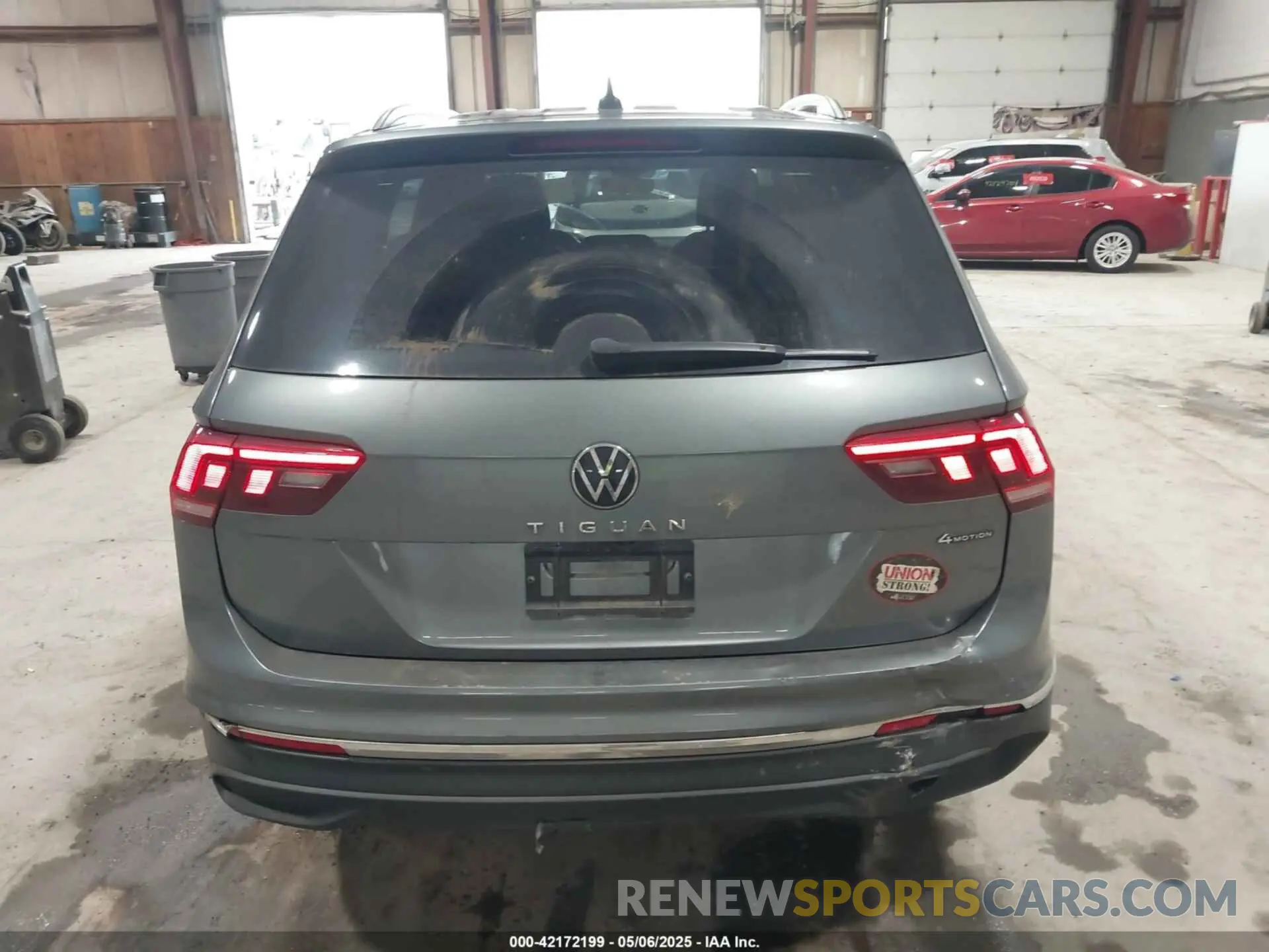 16 Photograph of a damaged car 3VV0B7AX2NM042934 VOLKSWAGEN TIGUAN 2022