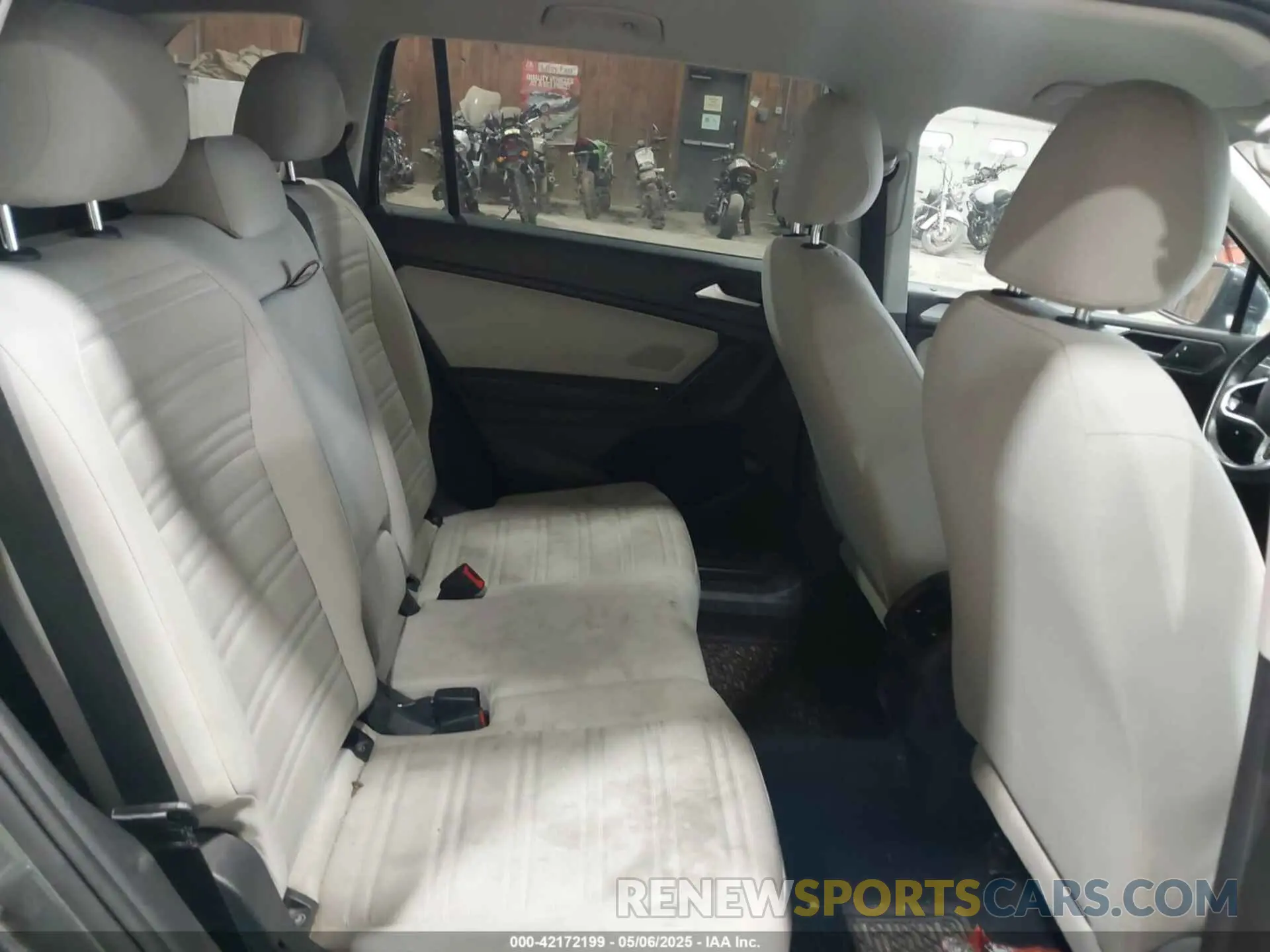8 Photograph of a damaged car 3VV0B7AX2NM042934 VOLKSWAGEN TIGUAN 2022