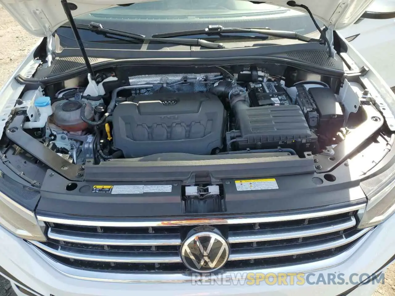 12 Photograph of a damaged car 3VV0B7AX5NM117724 VOLKSWAGEN TIGUAN 2022
