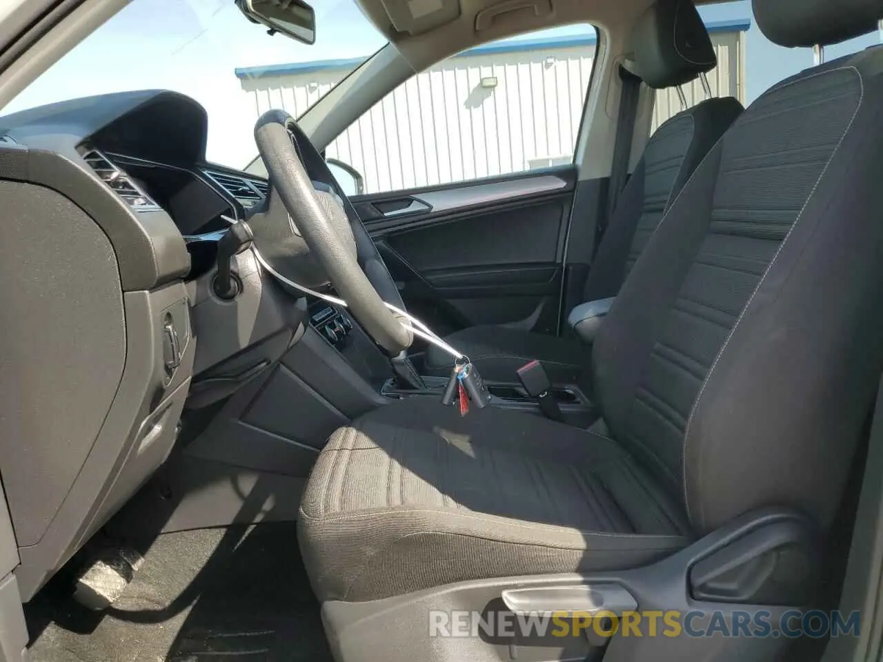 7 Photograph of a damaged car 3VV0B7AX5NM117724 VOLKSWAGEN TIGUAN 2022