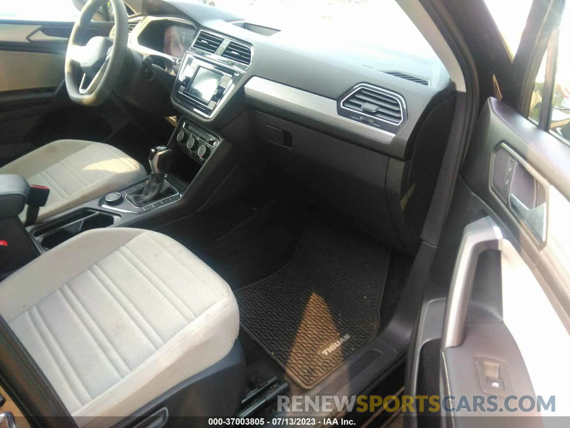 5 Photograph of a damaged car 3VV0B7AX7NM108555 VOLKSWAGEN TIGUAN 2022
