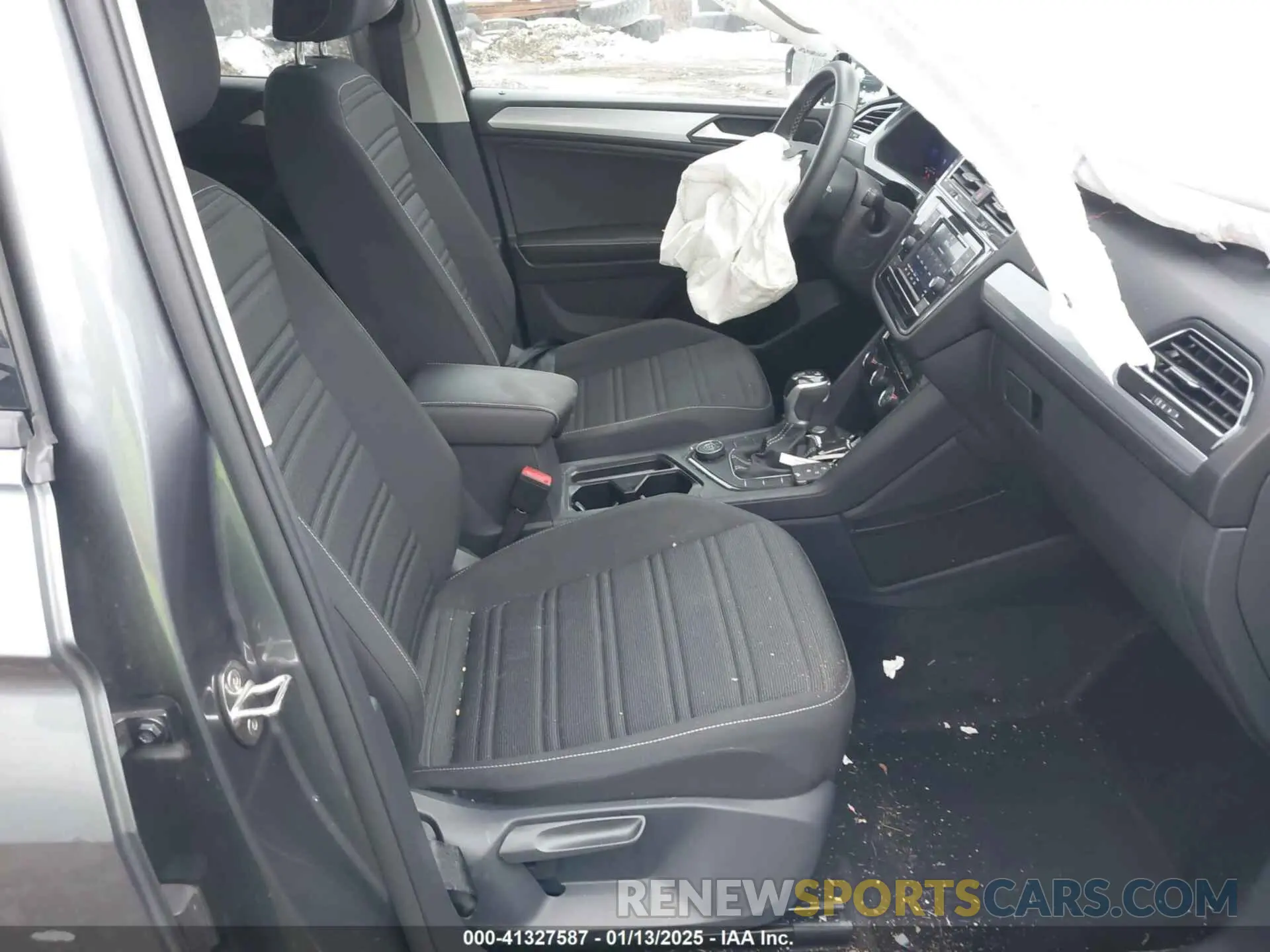 5 Photograph of a damaged car 3VV0B7AX9NM032305 VOLKSWAGEN TIGUAN 2022