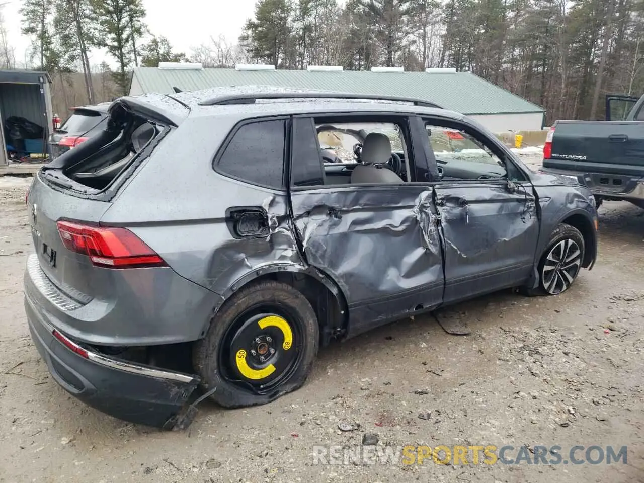 3 Photograph of a damaged car 3VV1B7AX0NM131082 VOLKSWAGEN TIGUAN 2022
