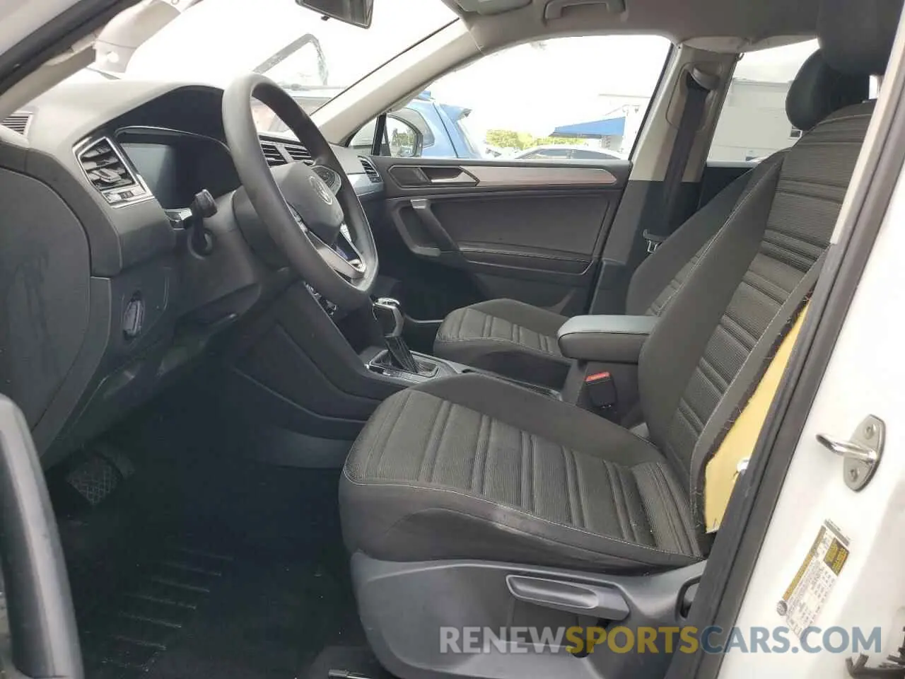 7 Photograph of a damaged car 3VV1B7AX5NM143020 VOLKSWAGEN TIGUAN 2022