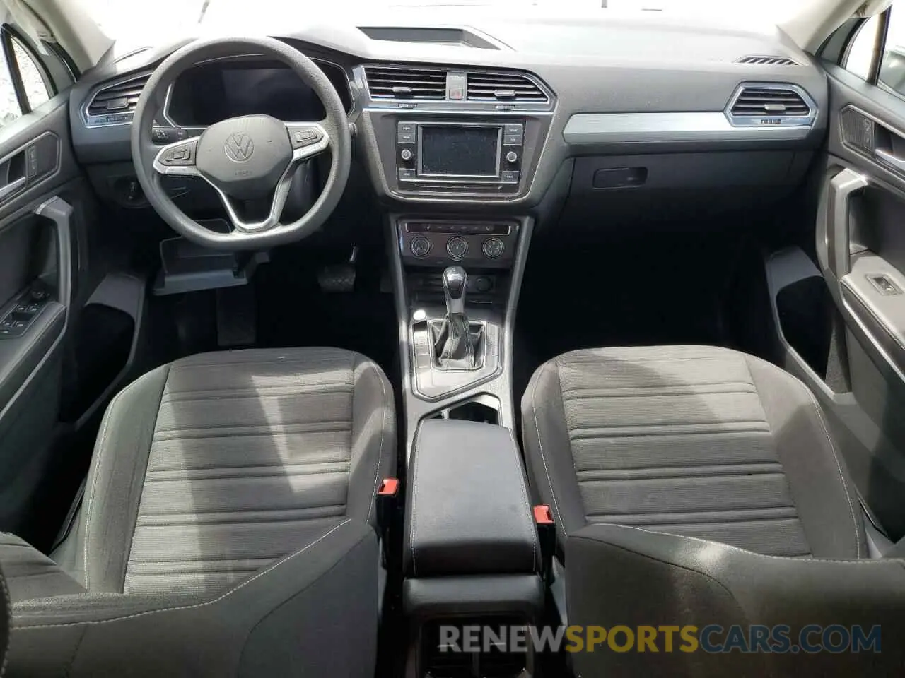 8 Photograph of a damaged car 3VV1B7AX5NM143020 VOLKSWAGEN TIGUAN 2022