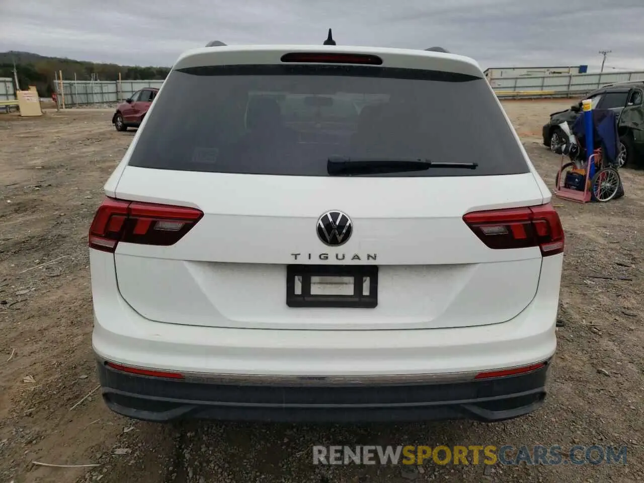 6 Photograph of a damaged car 3VV1B7AX7NM003261 VOLKSWAGEN TIGUAN 2022