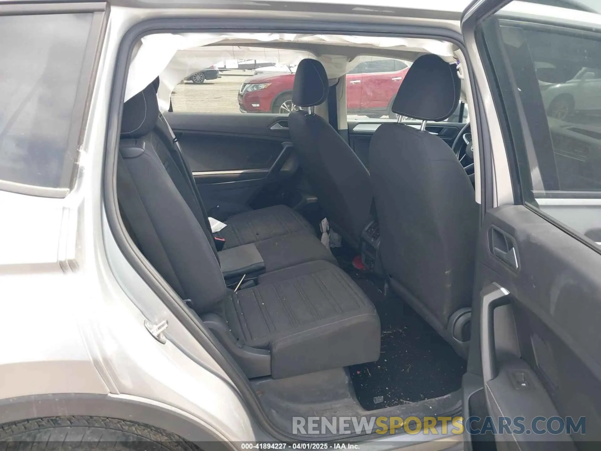 8 Photograph of a damaged car 3VV1B7AX8NM106849 VOLKSWAGEN TIGUAN 2022