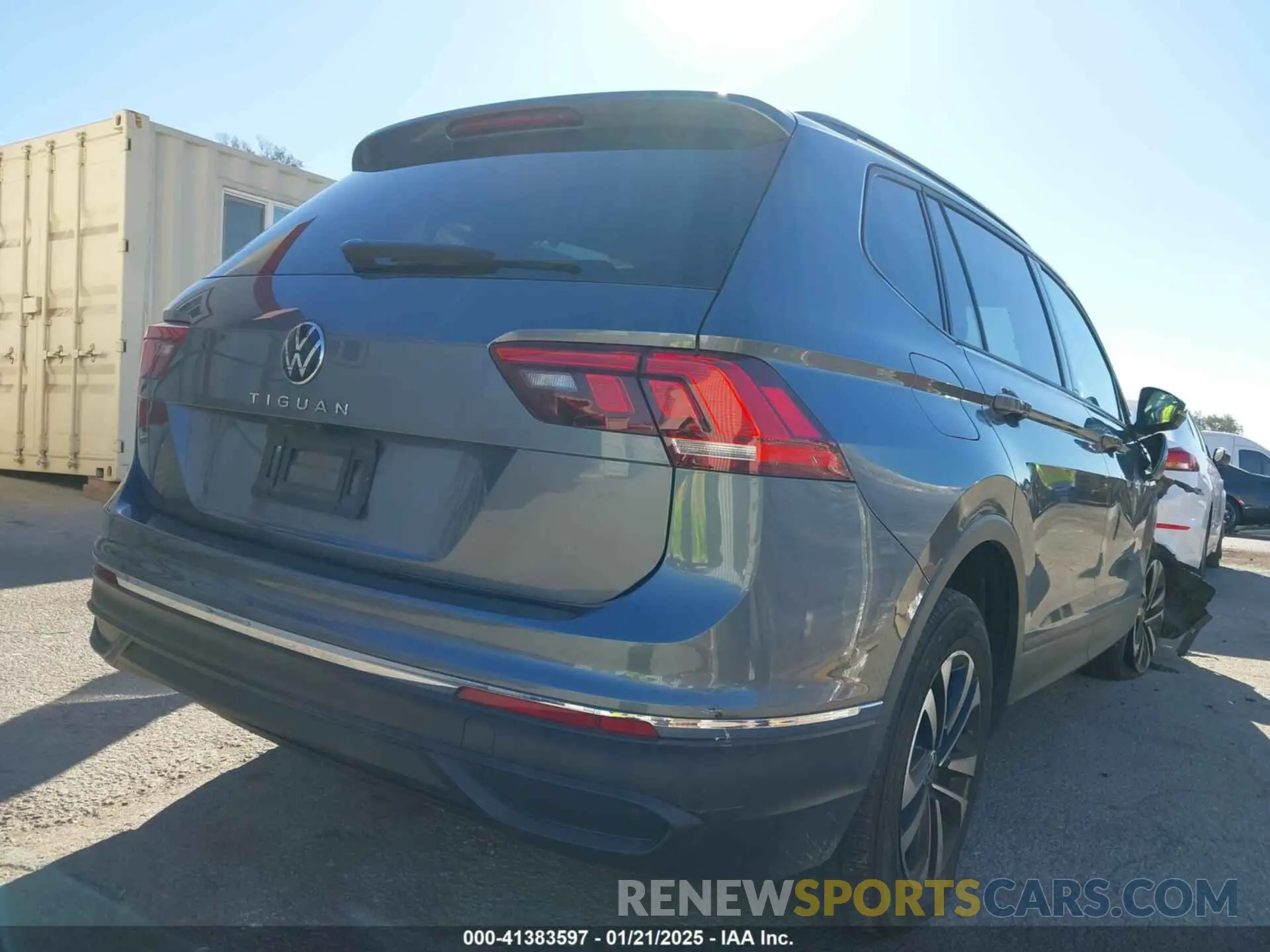 4 Photograph of a damaged car 3VV1B7AX9NM055507 VOLKSWAGEN TIGUAN 2022