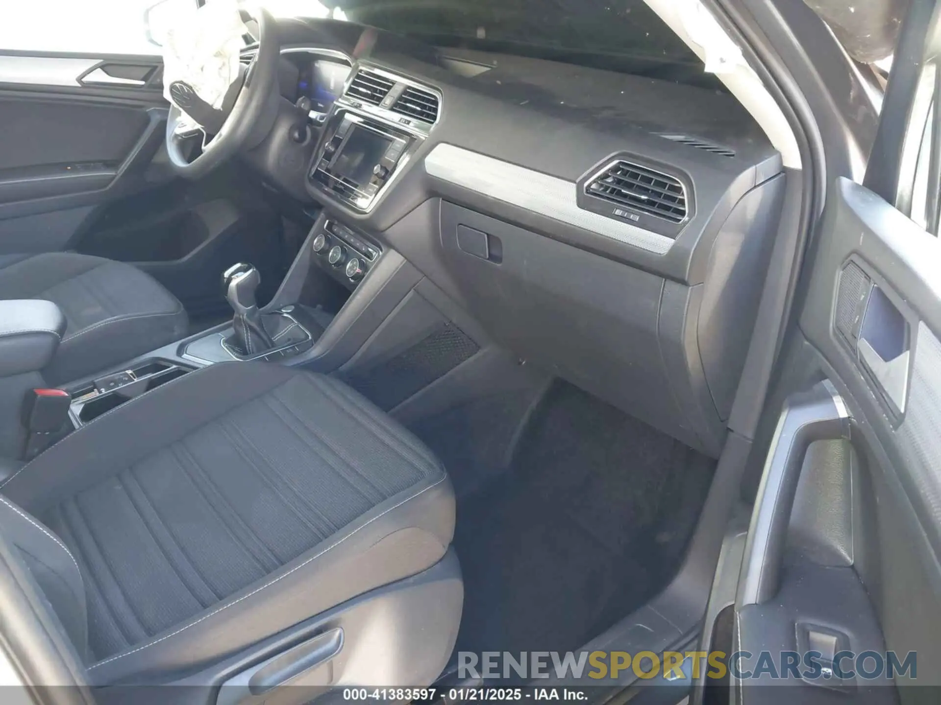 5 Photograph of a damaged car 3VV1B7AX9NM055507 VOLKSWAGEN TIGUAN 2022