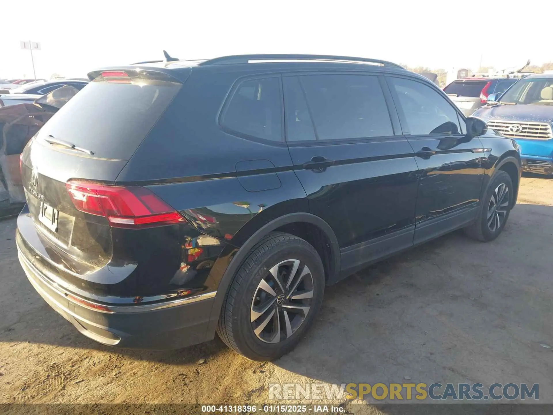 4 Photograph of a damaged car 3VV1B7AX9NM124552 VOLKSWAGEN TIGUAN 2022