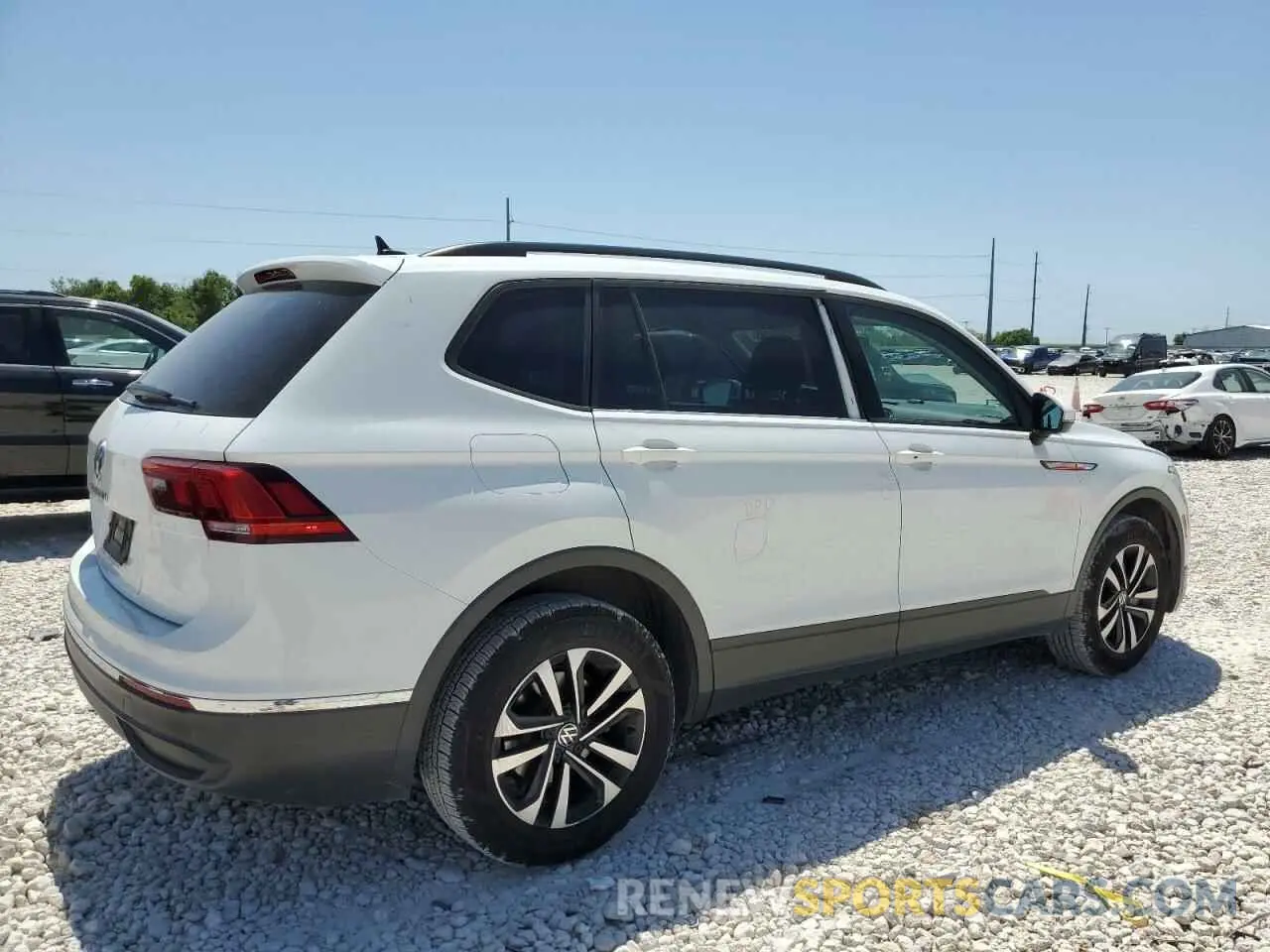 3 Photograph of a damaged car 3VV1B7AXXNM011256 VOLKSWAGEN TIGUAN 2022