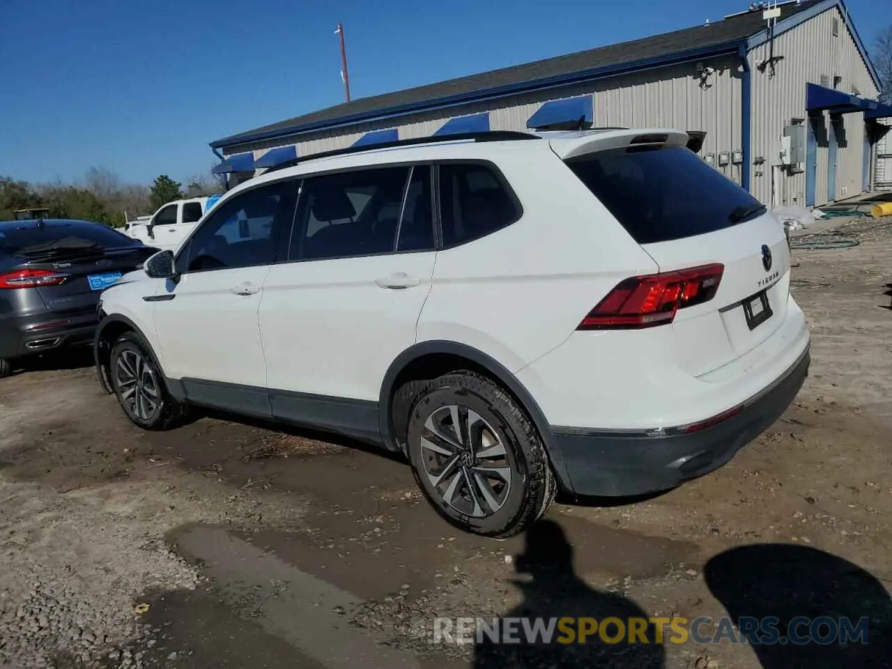 2 Photograph of a damaged car 3VV1B7AXXNM113849 VOLKSWAGEN TIGUAN 2022