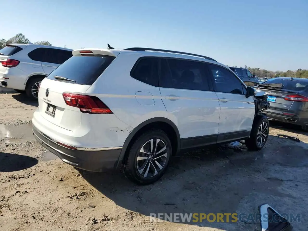 3 Photograph of a damaged car 3VV1B7AXXNM113849 VOLKSWAGEN TIGUAN 2022