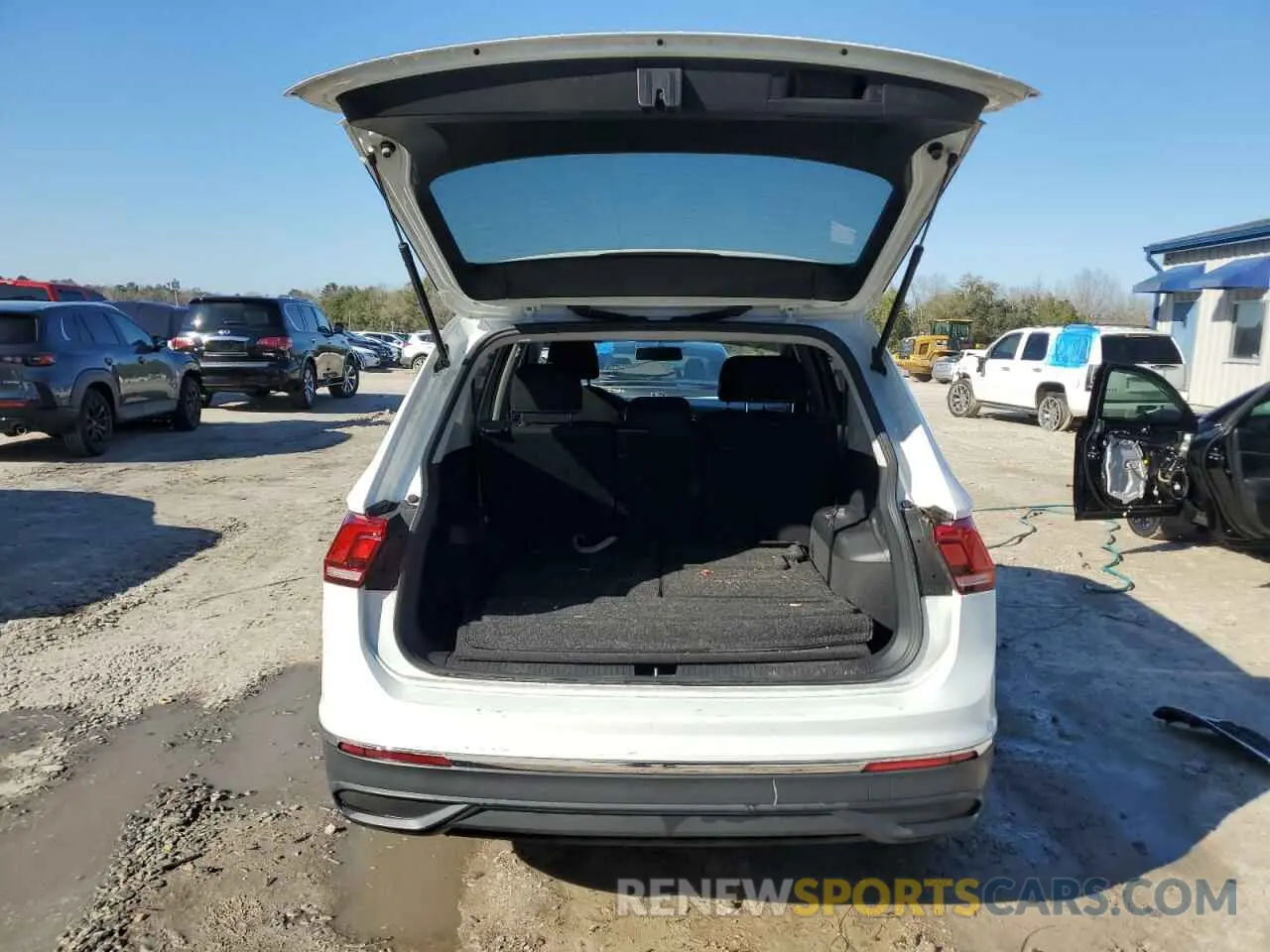6 Photograph of a damaged car 3VV1B7AXXNM113849 VOLKSWAGEN TIGUAN 2022