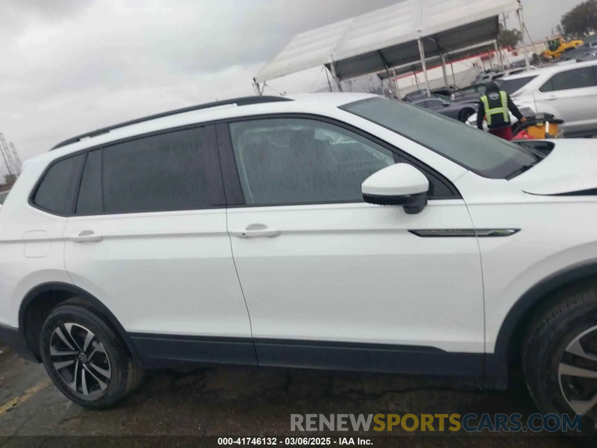 14 Photograph of a damaged car 3VV1B7AXXNM149461 VOLKSWAGEN TIGUAN 2022