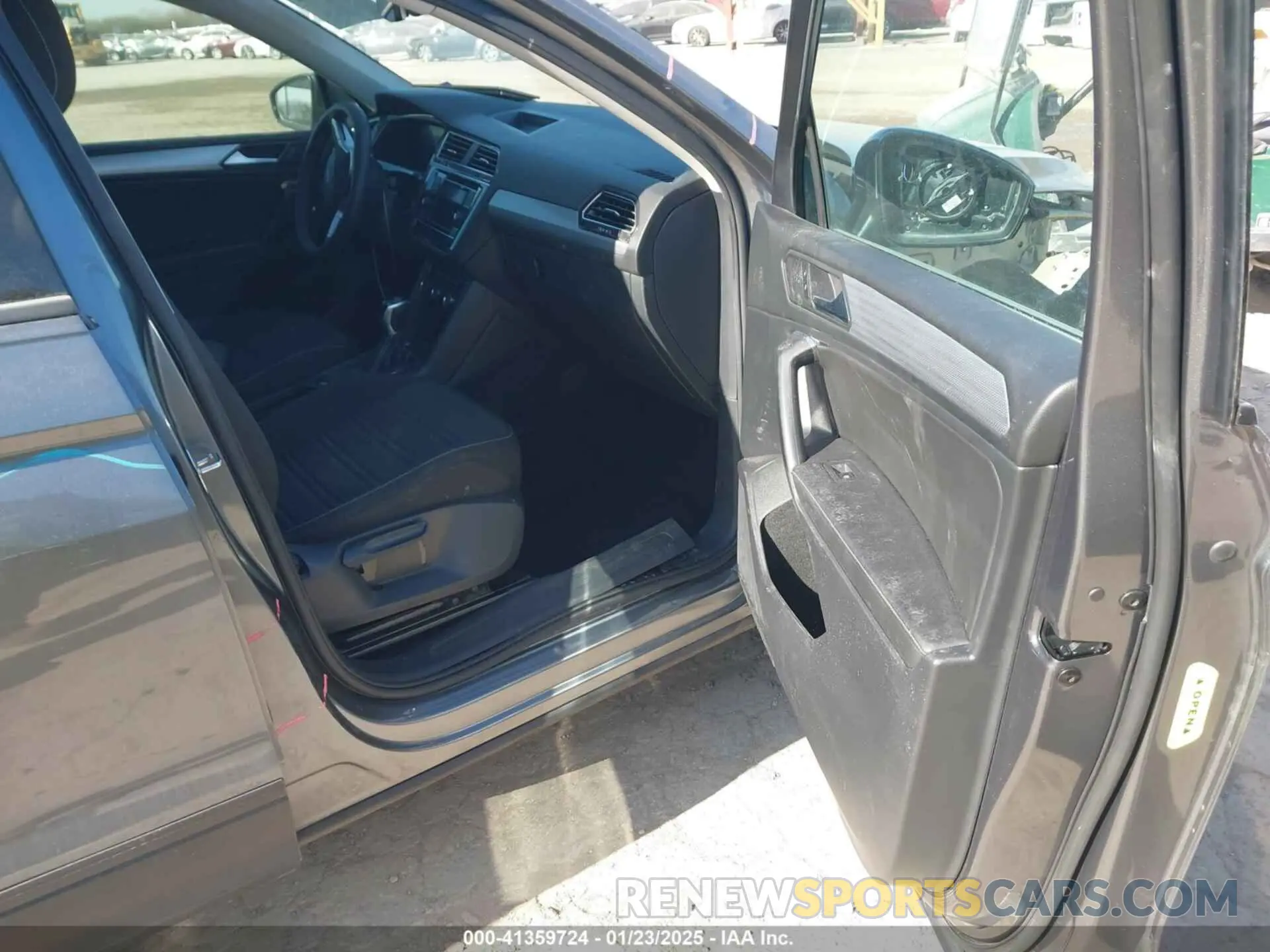 5 Photograph of a damaged car 3VV1B7AXXNM164123 VOLKSWAGEN TIGUAN 2022