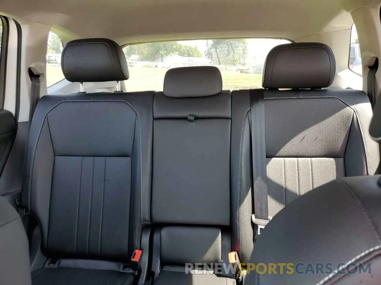 10 Photograph of a damaged car 3VV2B7AX0NM038924 VOLKSWAGEN TIGUAN 2022