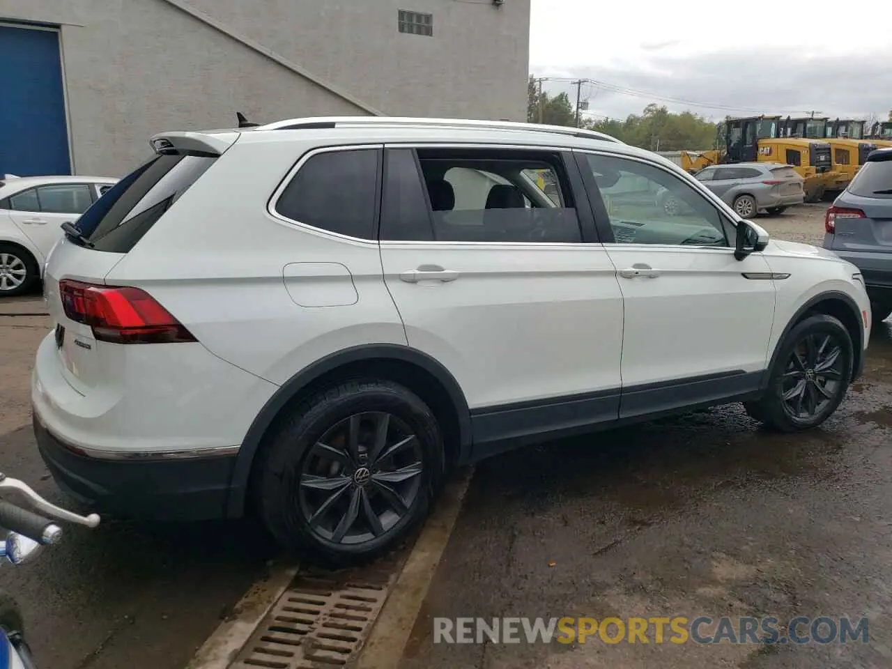 3 Photograph of a damaged car 3VV2B7AX0NM038924 VOLKSWAGEN TIGUAN 2022