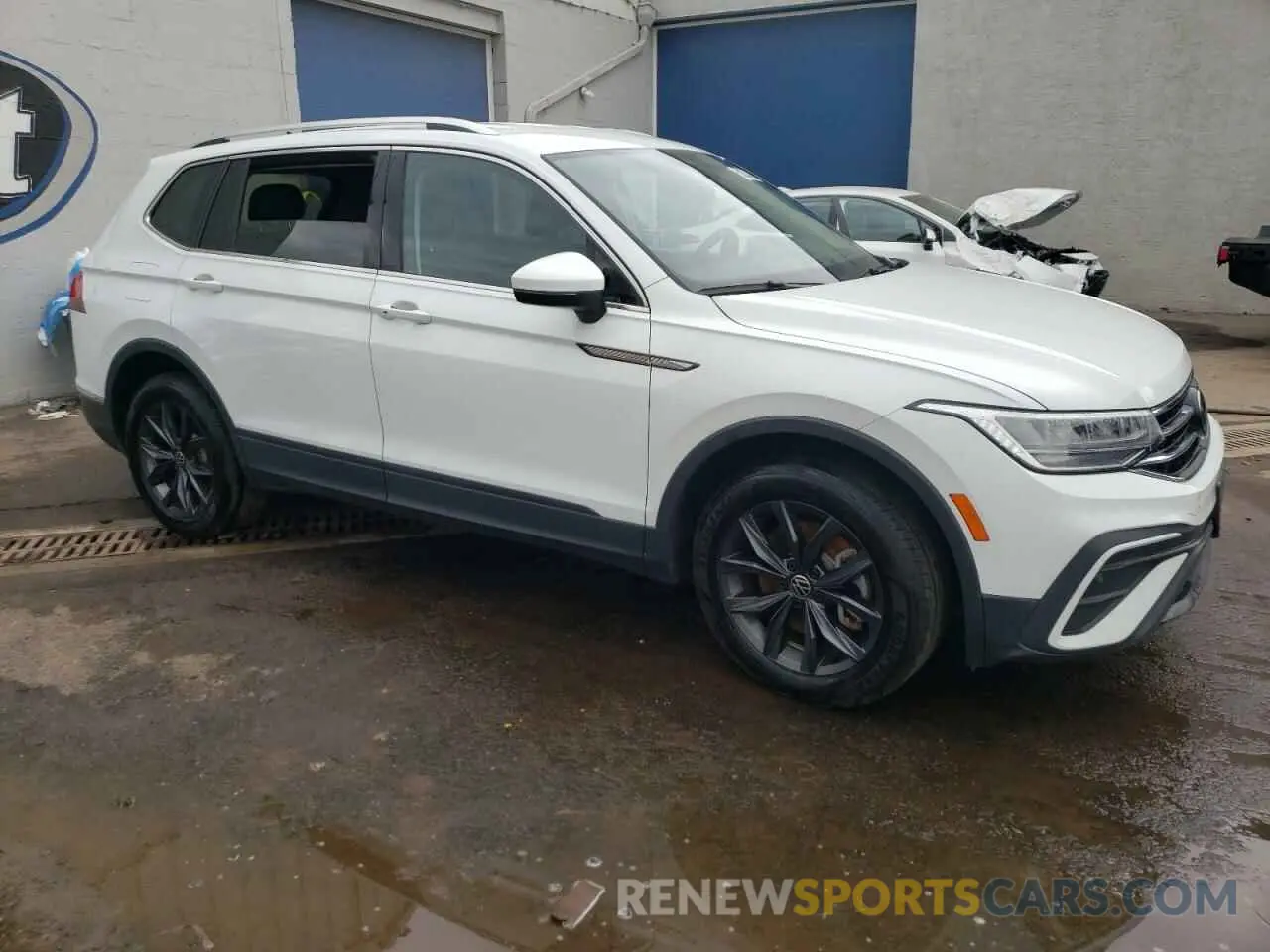 4 Photograph of a damaged car 3VV2B7AX0NM038924 VOLKSWAGEN TIGUAN 2022