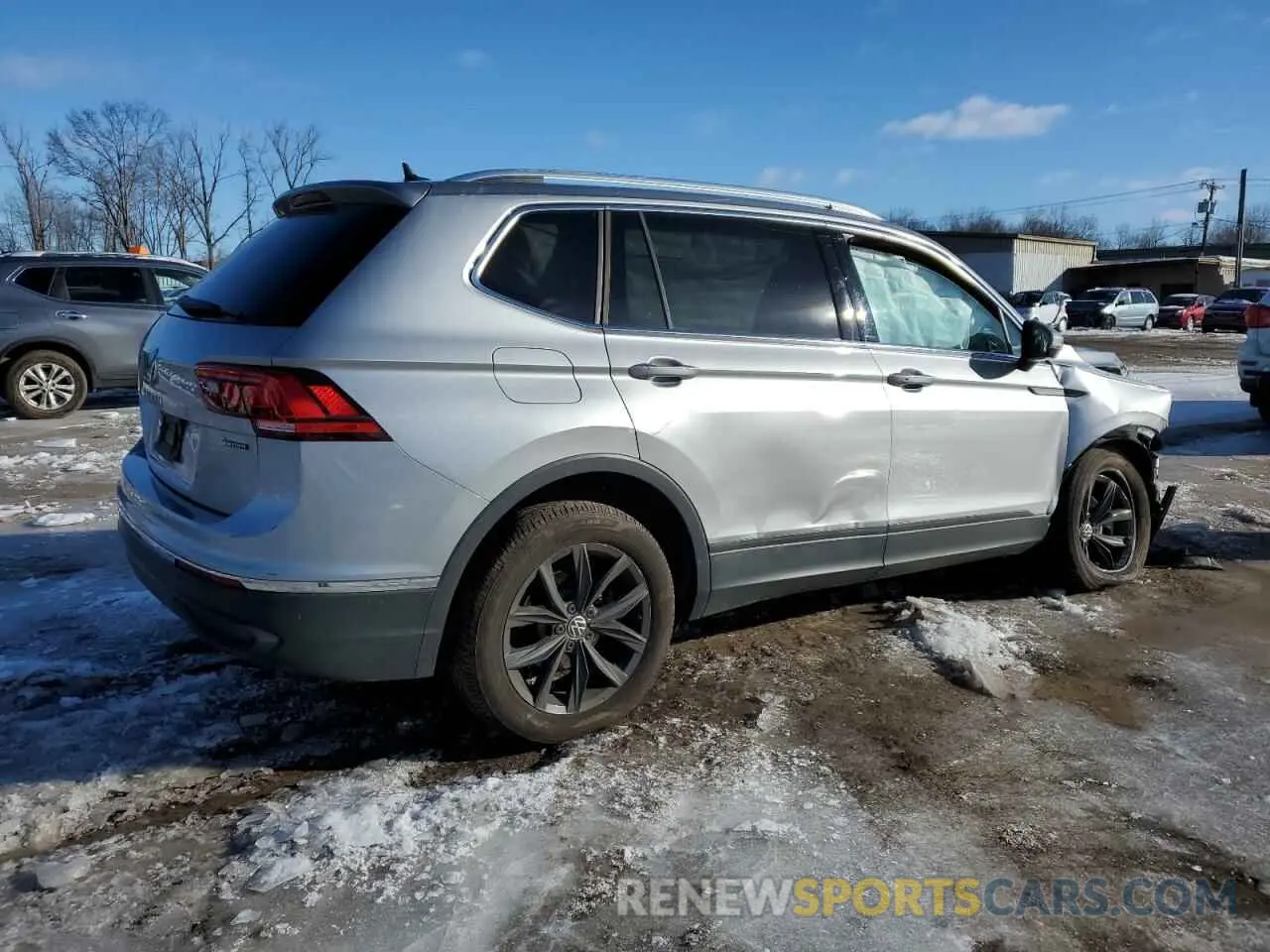 3 Photograph of a damaged car 3VV2B7AX0NM061376 VOLKSWAGEN TIGUAN 2022