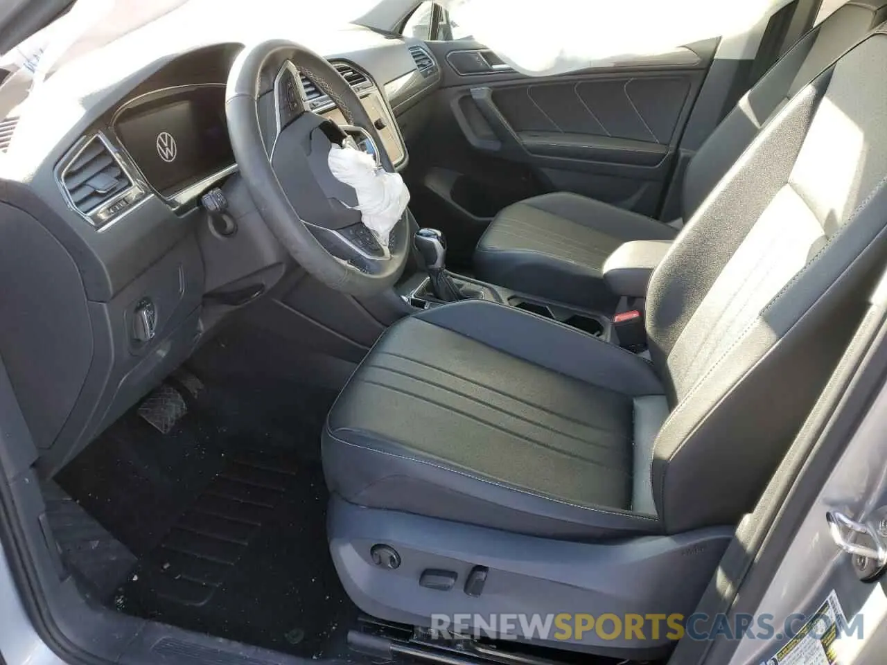 7 Photograph of a damaged car 3VV2B7AX0NM061376 VOLKSWAGEN TIGUAN 2022