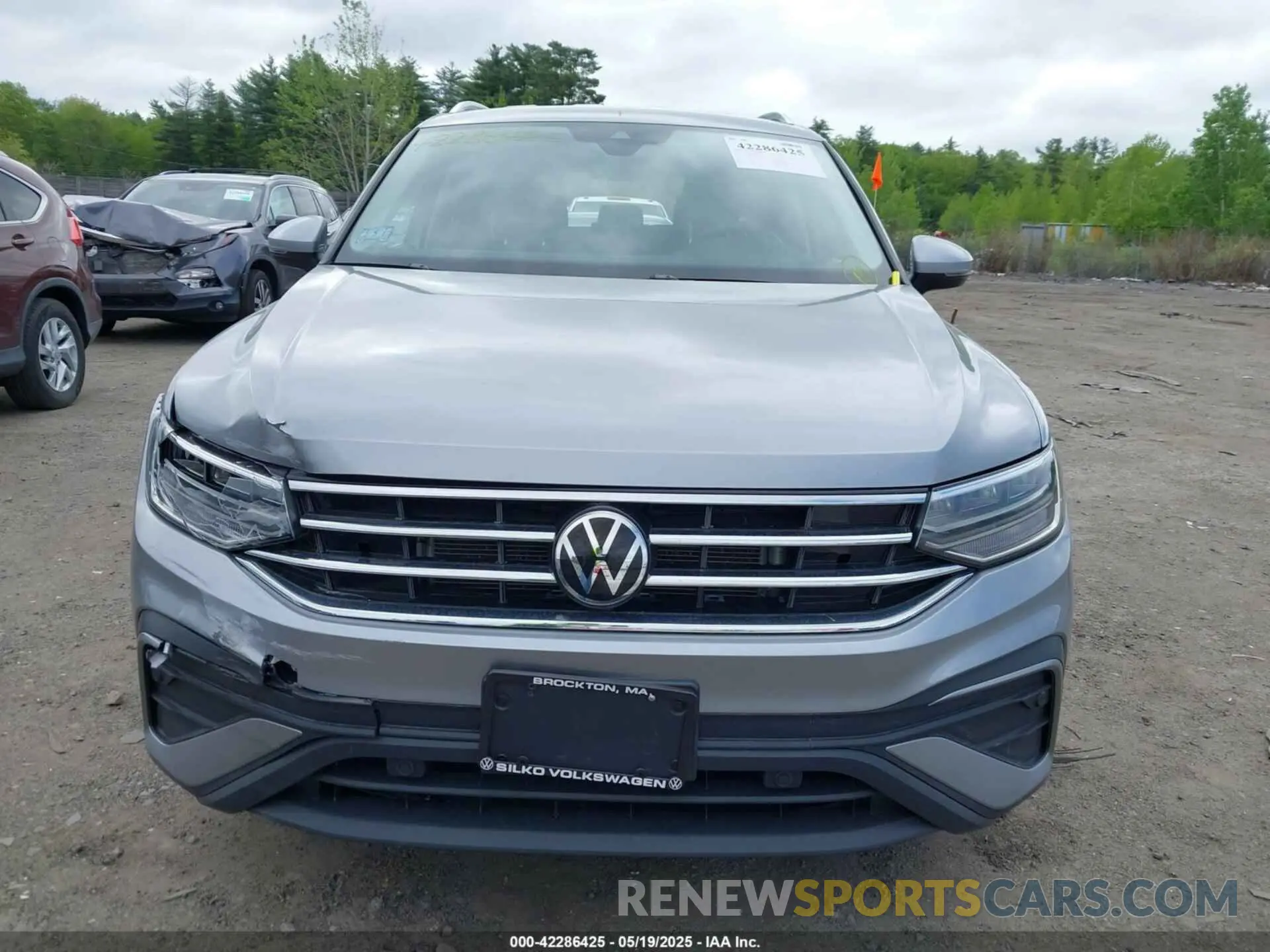 12 Photograph of a damaged car 3VV2B7AX0NM158691 VOLKSWAGEN TIGUAN 2022