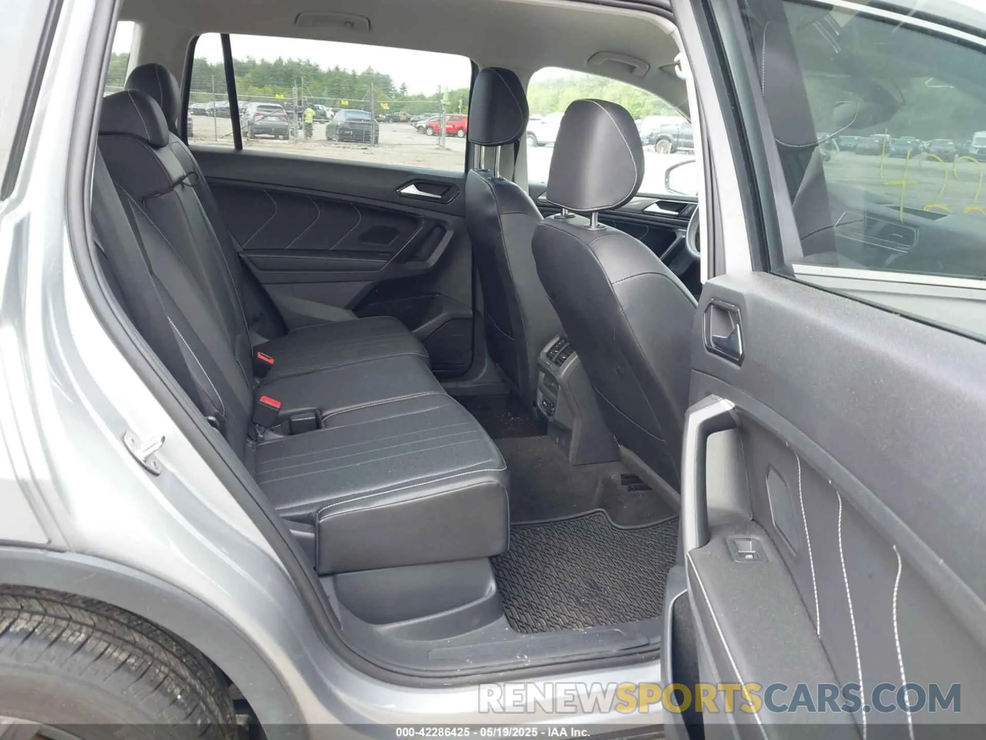 8 Photograph of a damaged car 3VV2B7AX0NM158691 VOLKSWAGEN TIGUAN 2022