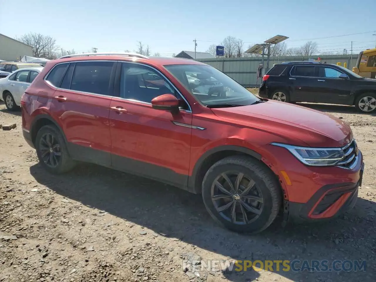 4 Photograph of a damaged car 3VV2B7AX1NM003101 VOLKSWAGEN TIGUAN 2022