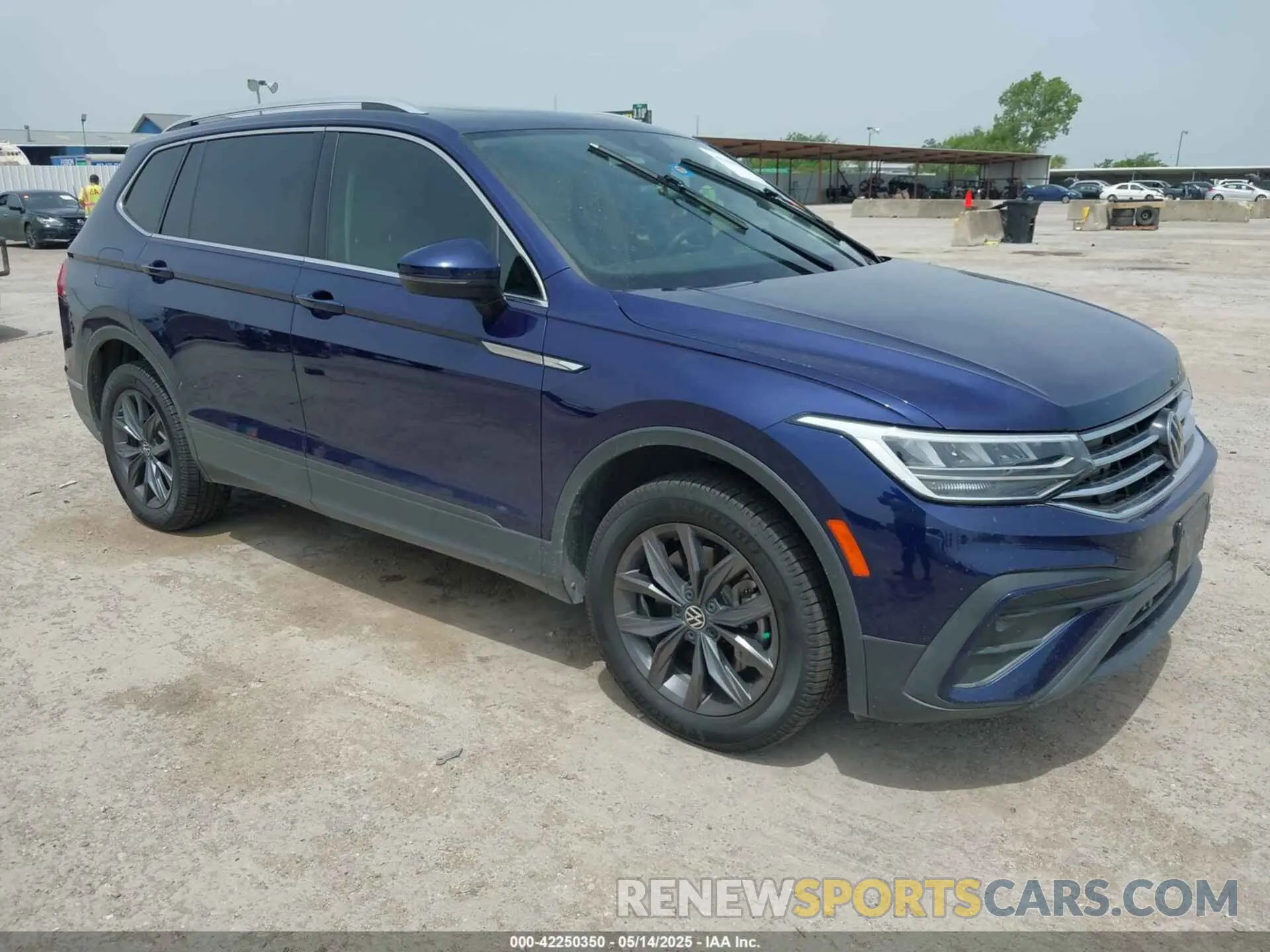 1 Photograph of a damaged car 3VV2B7AX2NM051870 VOLKSWAGEN TIGUAN 2022
