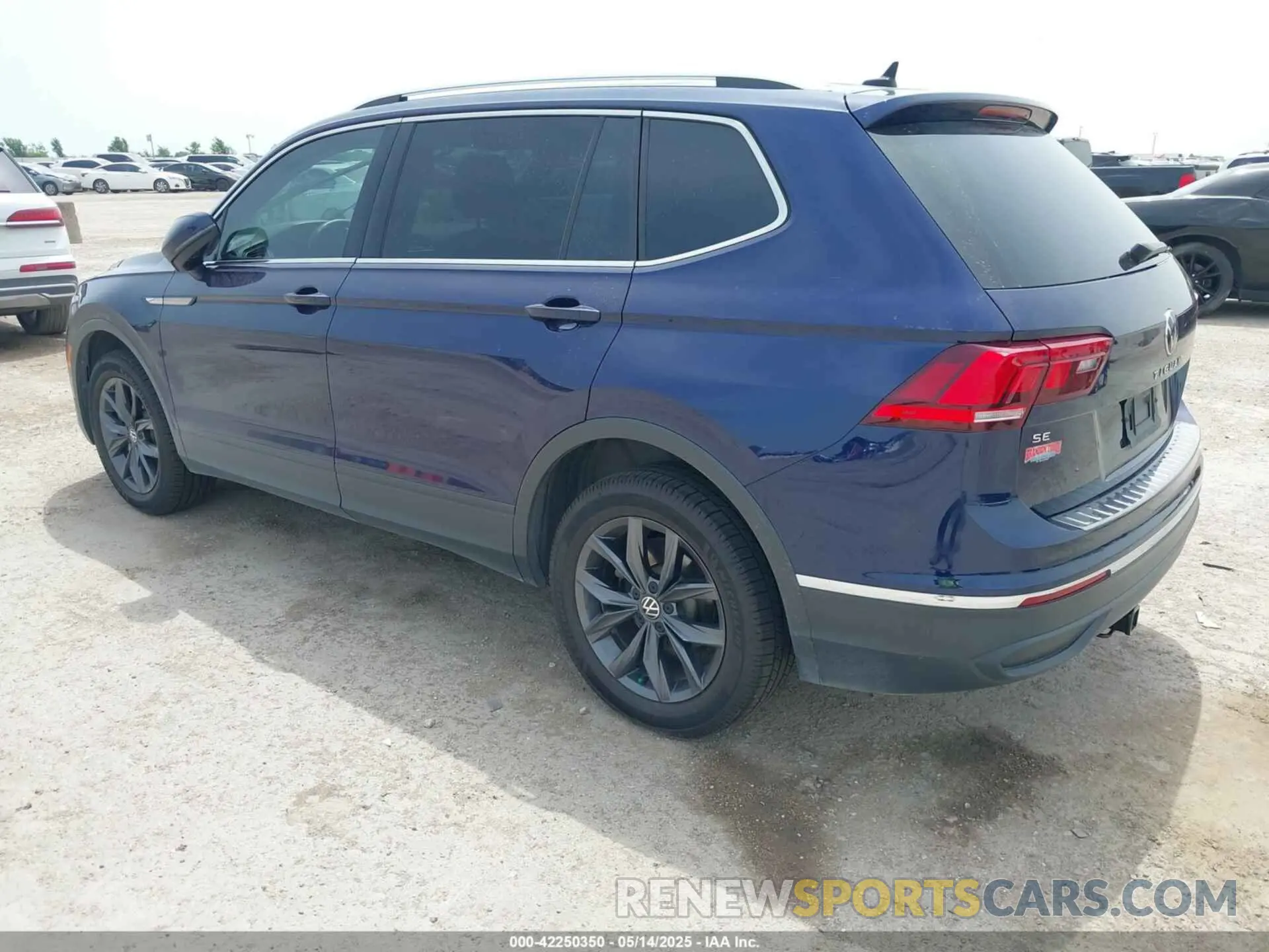 3 Photograph of a damaged car 3VV2B7AX2NM051870 VOLKSWAGEN TIGUAN 2022