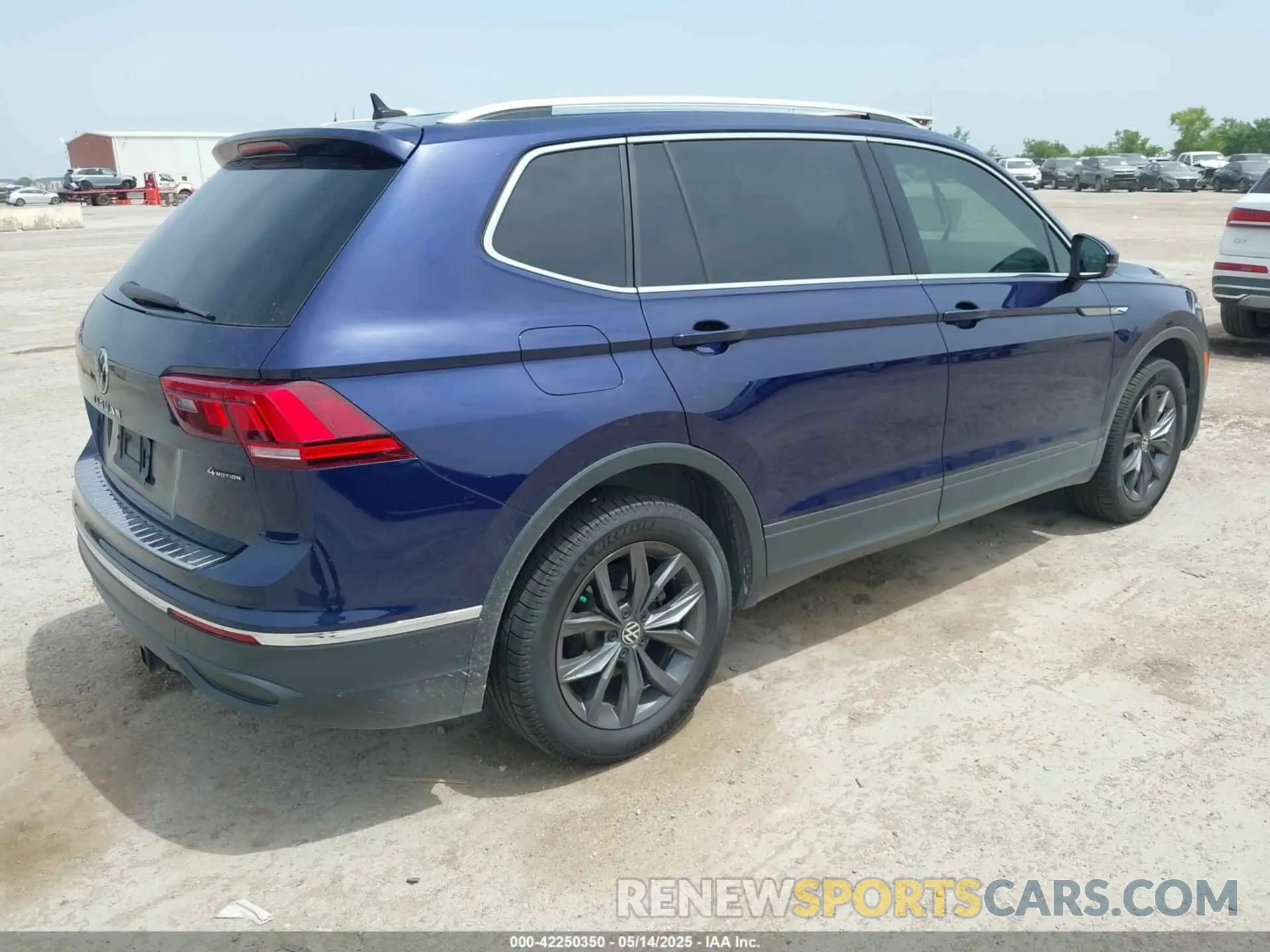 4 Photograph of a damaged car 3VV2B7AX2NM051870 VOLKSWAGEN TIGUAN 2022