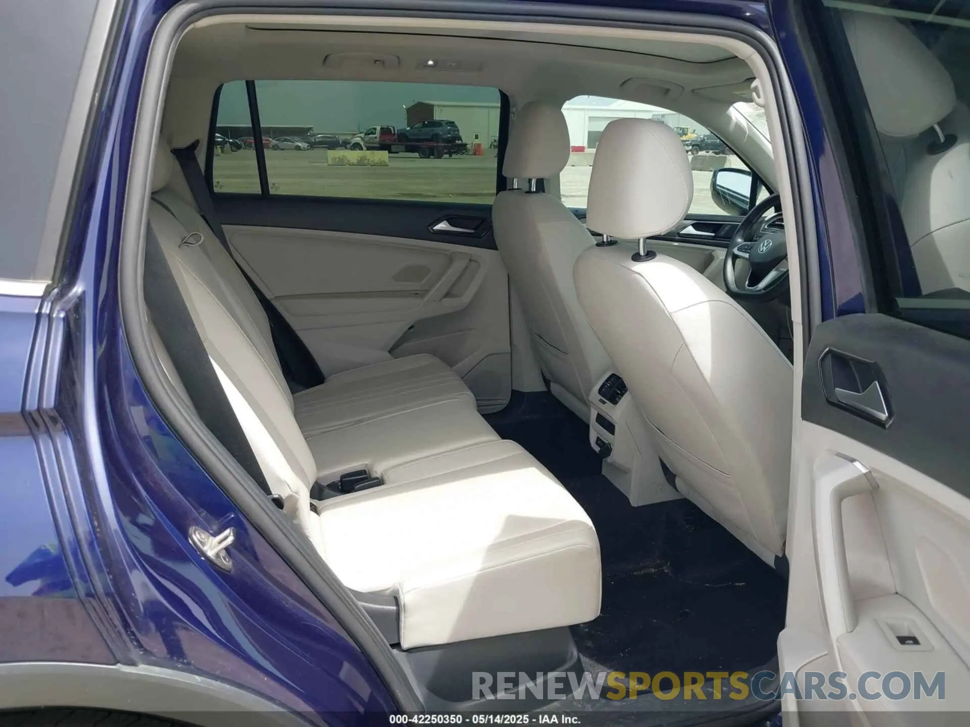 8 Photograph of a damaged car 3VV2B7AX2NM051870 VOLKSWAGEN TIGUAN 2022