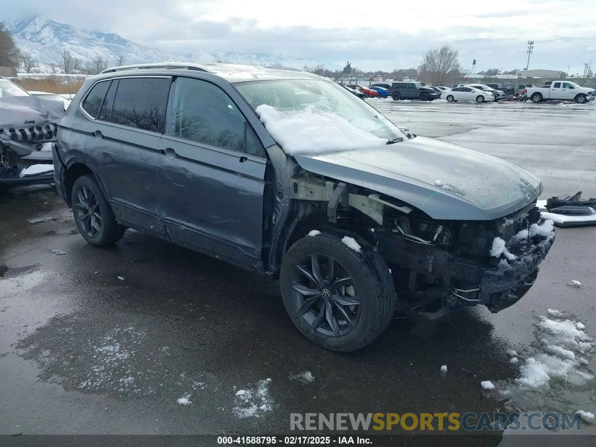 1 Photograph of a damaged car 3VV2B7AX2NM161365 VOLKSWAGEN TIGUAN 2022