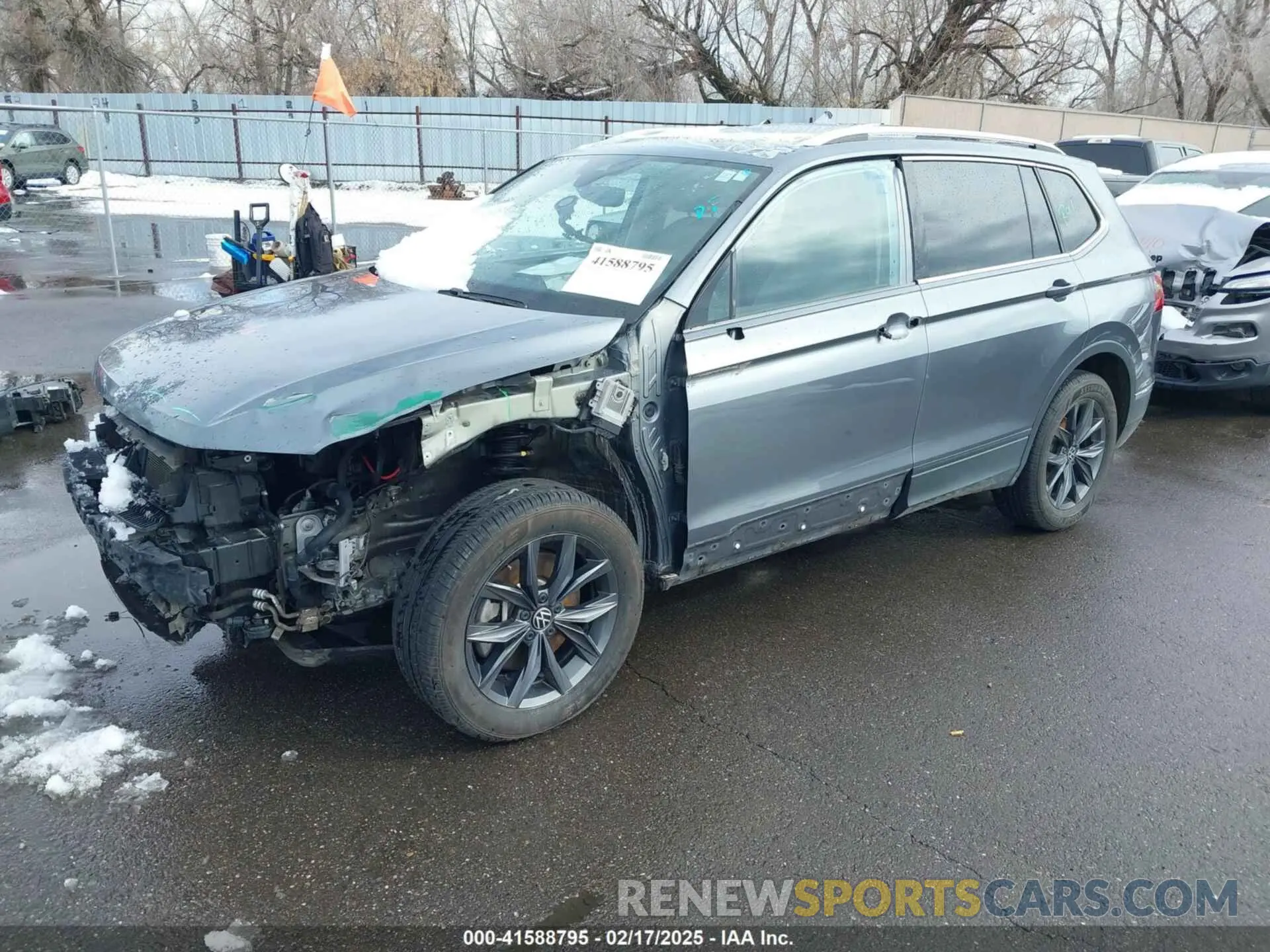 2 Photograph of a damaged car 3VV2B7AX2NM161365 VOLKSWAGEN TIGUAN 2022