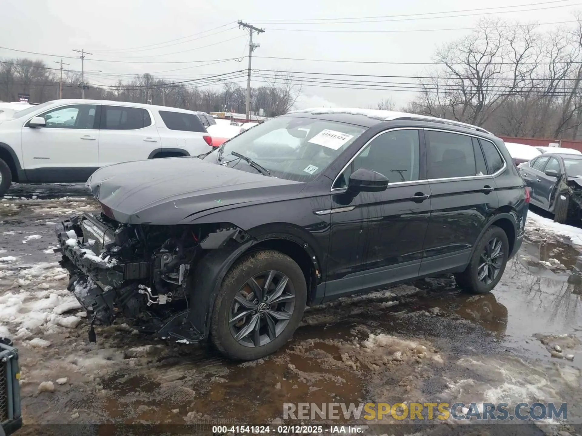 18 Photograph of a damaged car 3VV2B7AX3NM070010 VOLKSWAGEN TIGUAN 2022