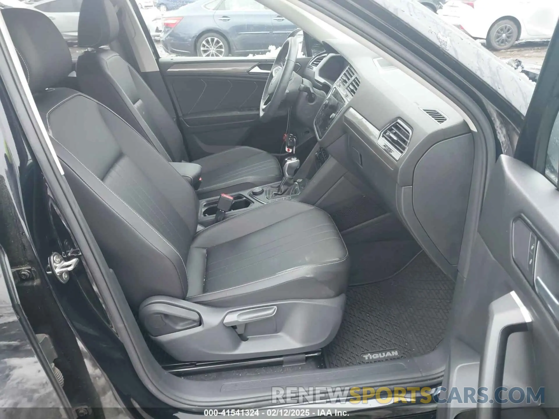 5 Photograph of a damaged car 3VV2B7AX3NM070010 VOLKSWAGEN TIGUAN 2022
