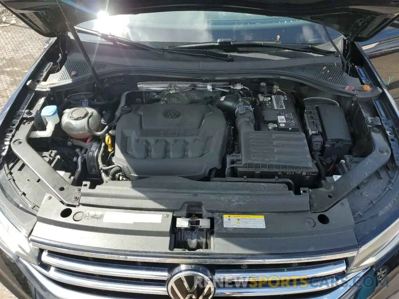 12 Photograph of a damaged car 3VV2B7AX4NM063051 VOLKSWAGEN TIGUAN 2022