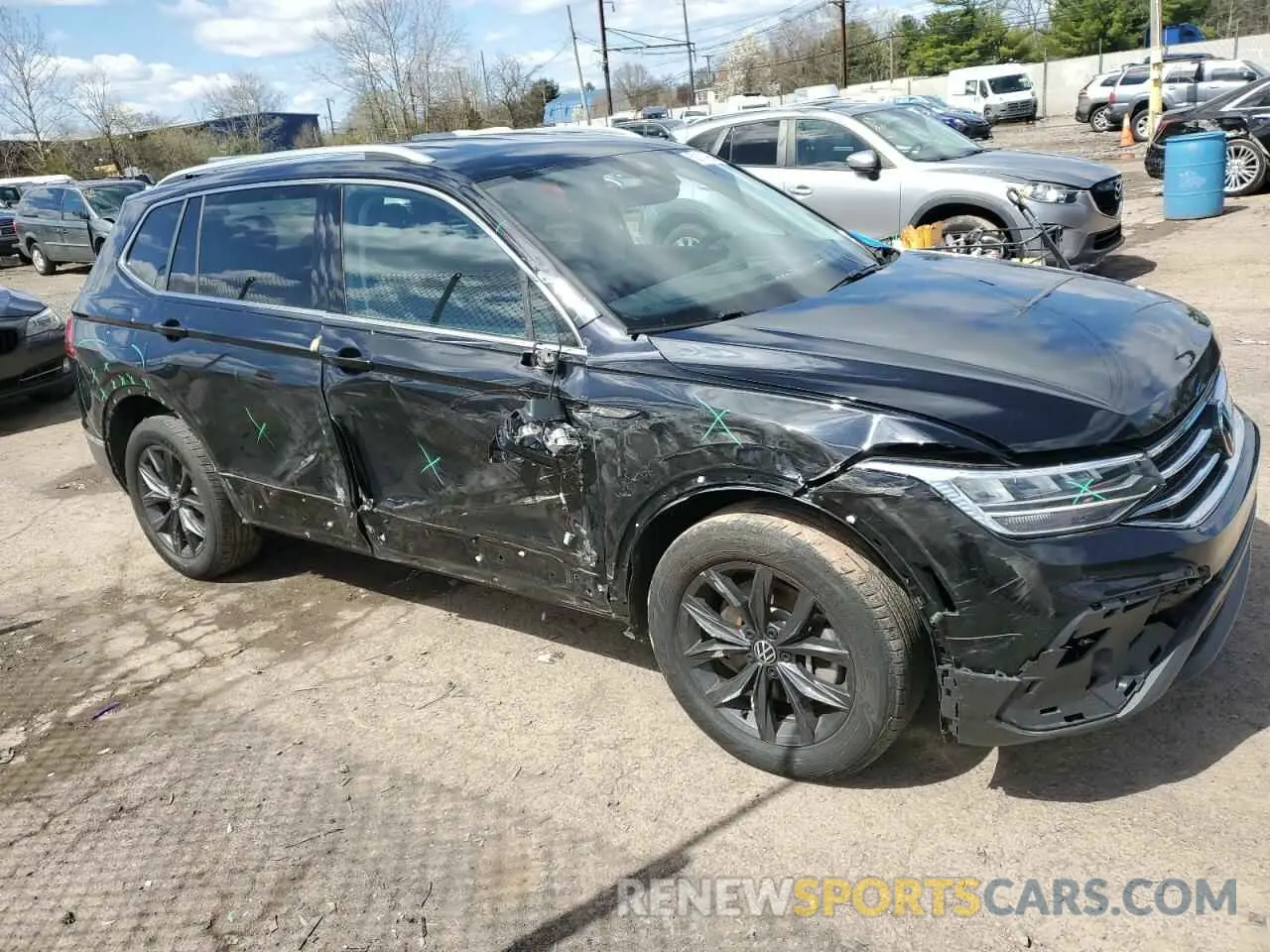 4 Photograph of a damaged car 3VV2B7AX4NM063051 VOLKSWAGEN TIGUAN 2022