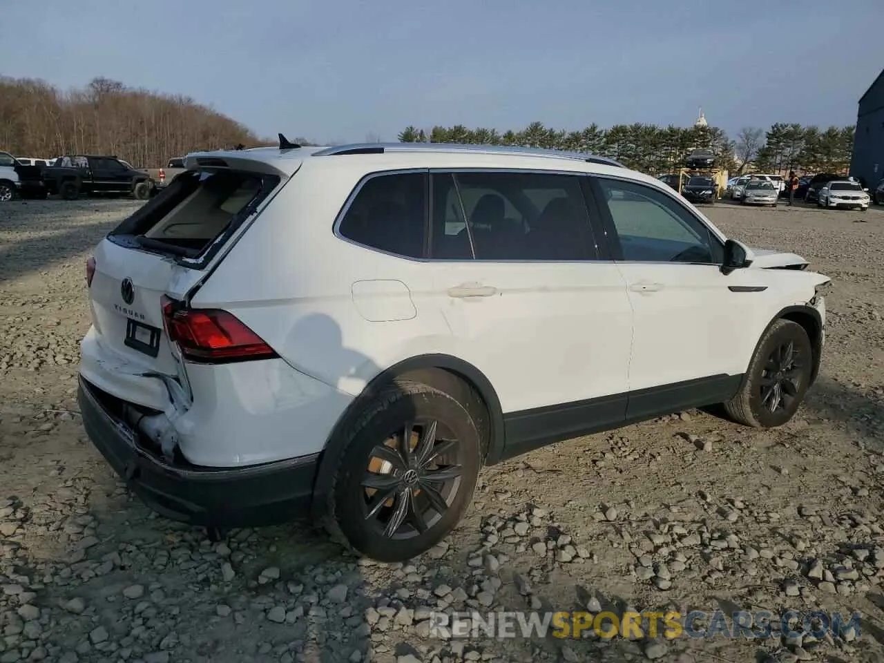 3 Photograph of a damaged car 3VV2B7AX4NM070405 VOLKSWAGEN TIGUAN 2022