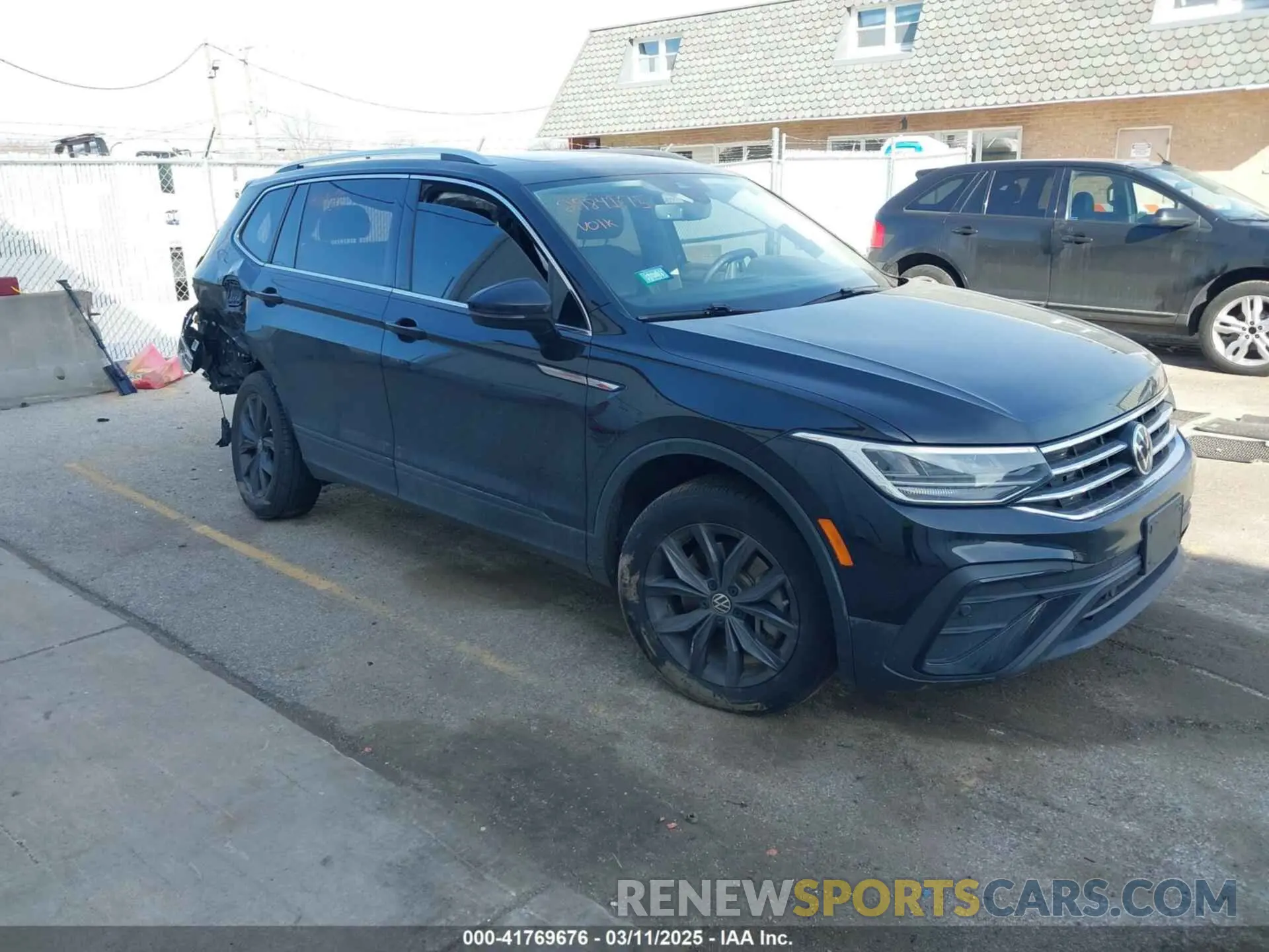 1 Photograph of a damaged car 3VV2B7AX4NM118467 VOLKSWAGEN TIGUAN 2022