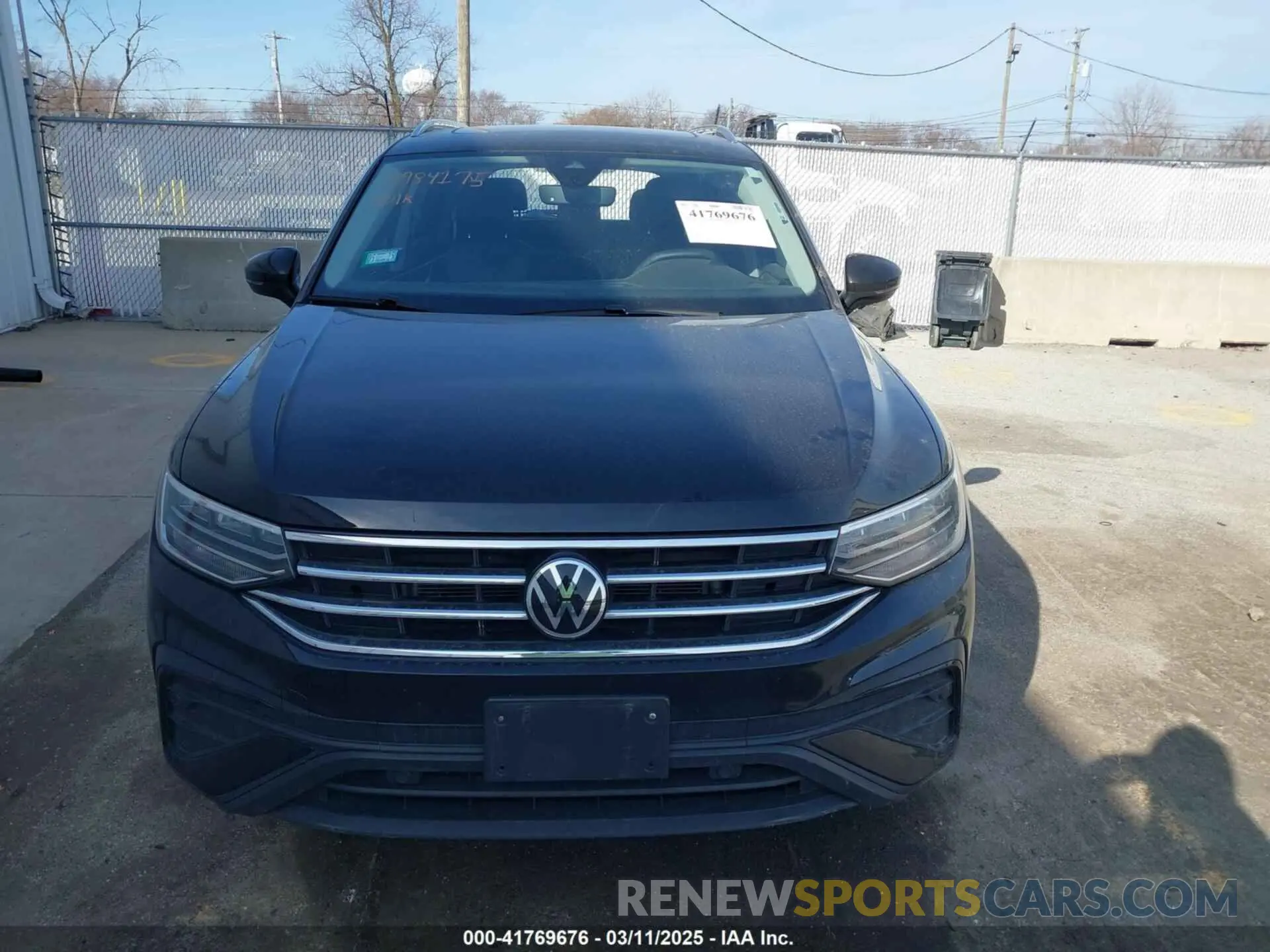 13 Photograph of a damaged car 3VV2B7AX4NM118467 VOLKSWAGEN TIGUAN 2022