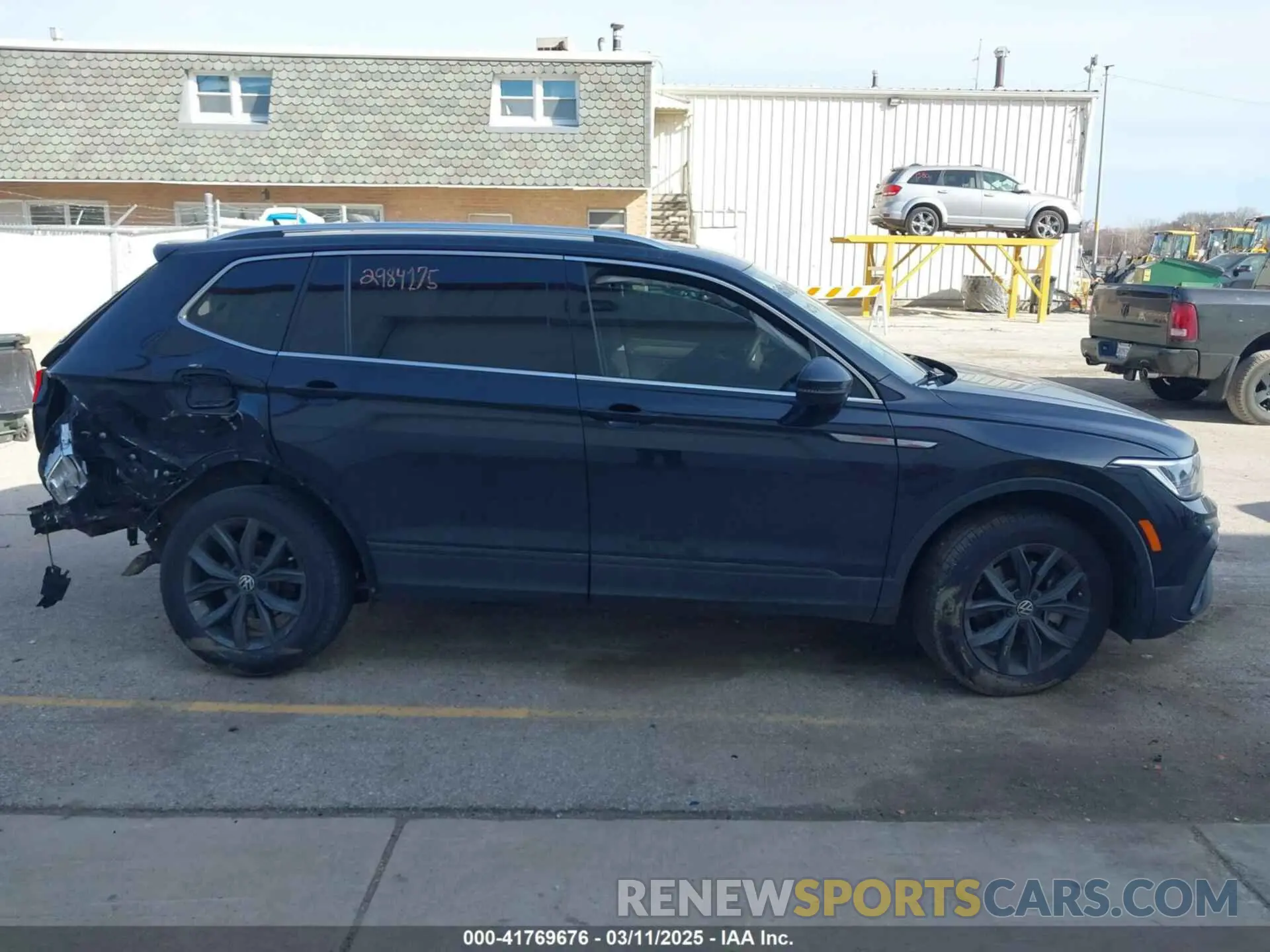 14 Photograph of a damaged car 3VV2B7AX4NM118467 VOLKSWAGEN TIGUAN 2022