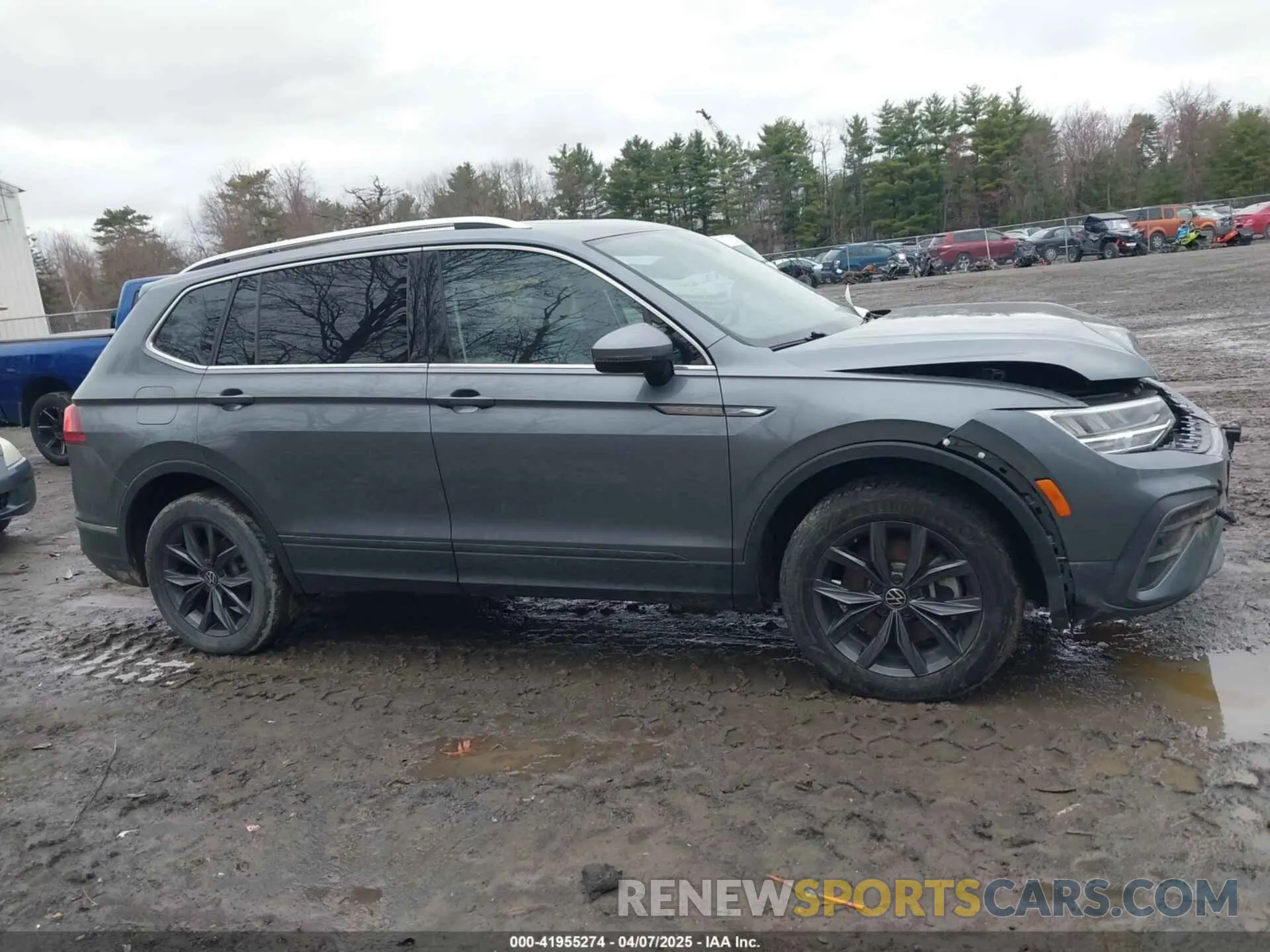 13 Photograph of a damaged car 3VV2B7AX4NM126181 VOLKSWAGEN TIGUAN 2022